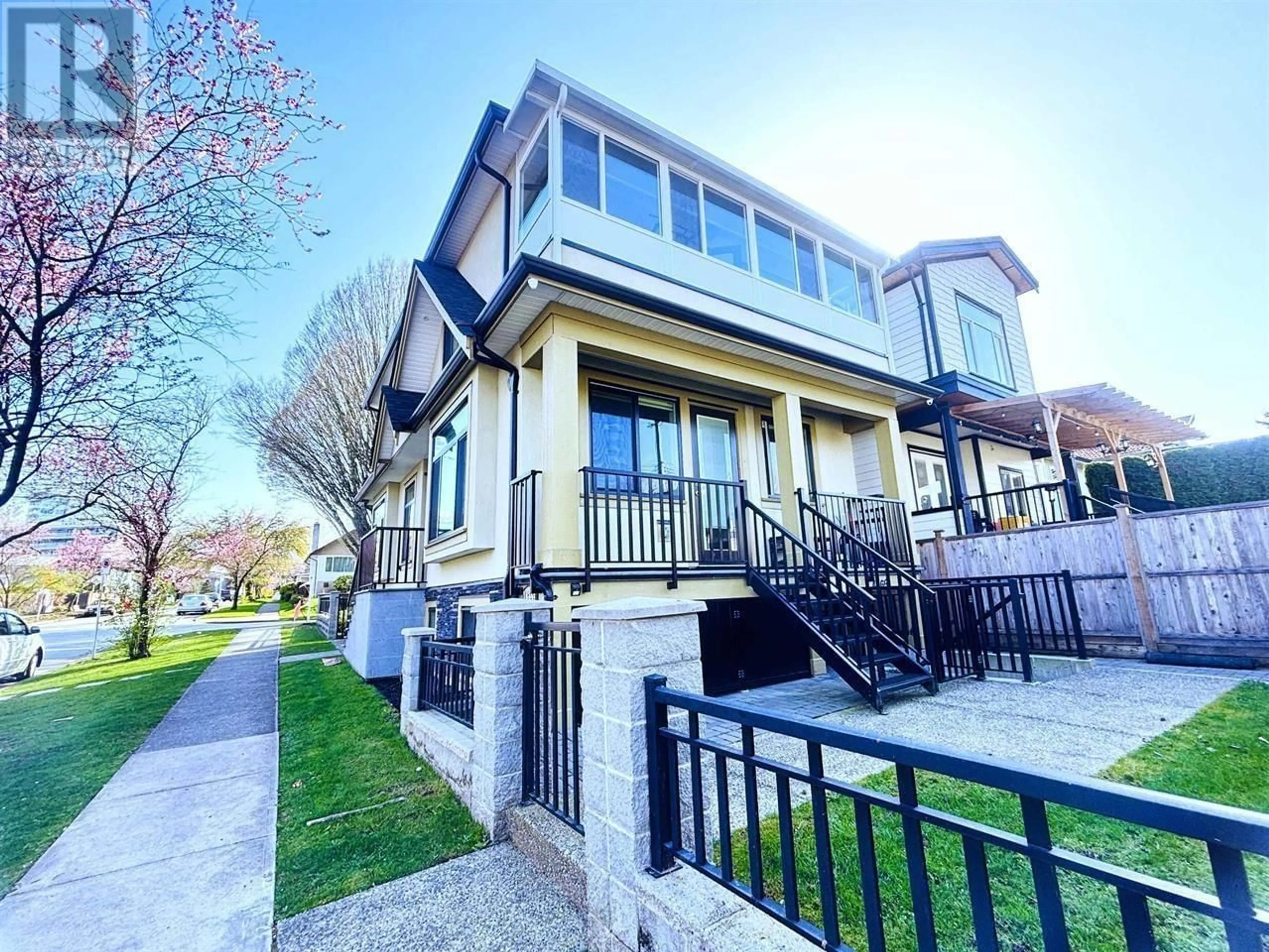 Unknown for 4375 SIDNEY STREET, Vancouver British Columbia V5N5S6