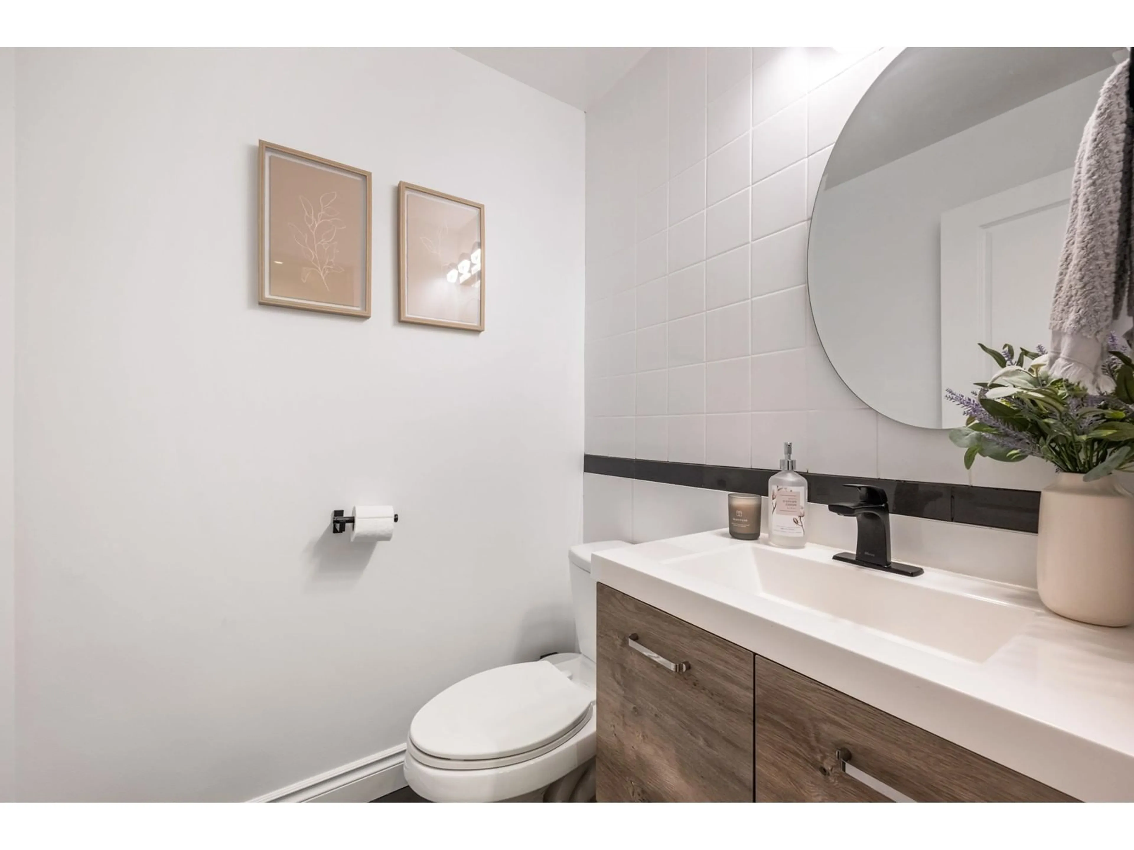 Standard bathroom, ceramic/tile floor for 53 - 2929 156, Surrey British Columbia V3Z0S9