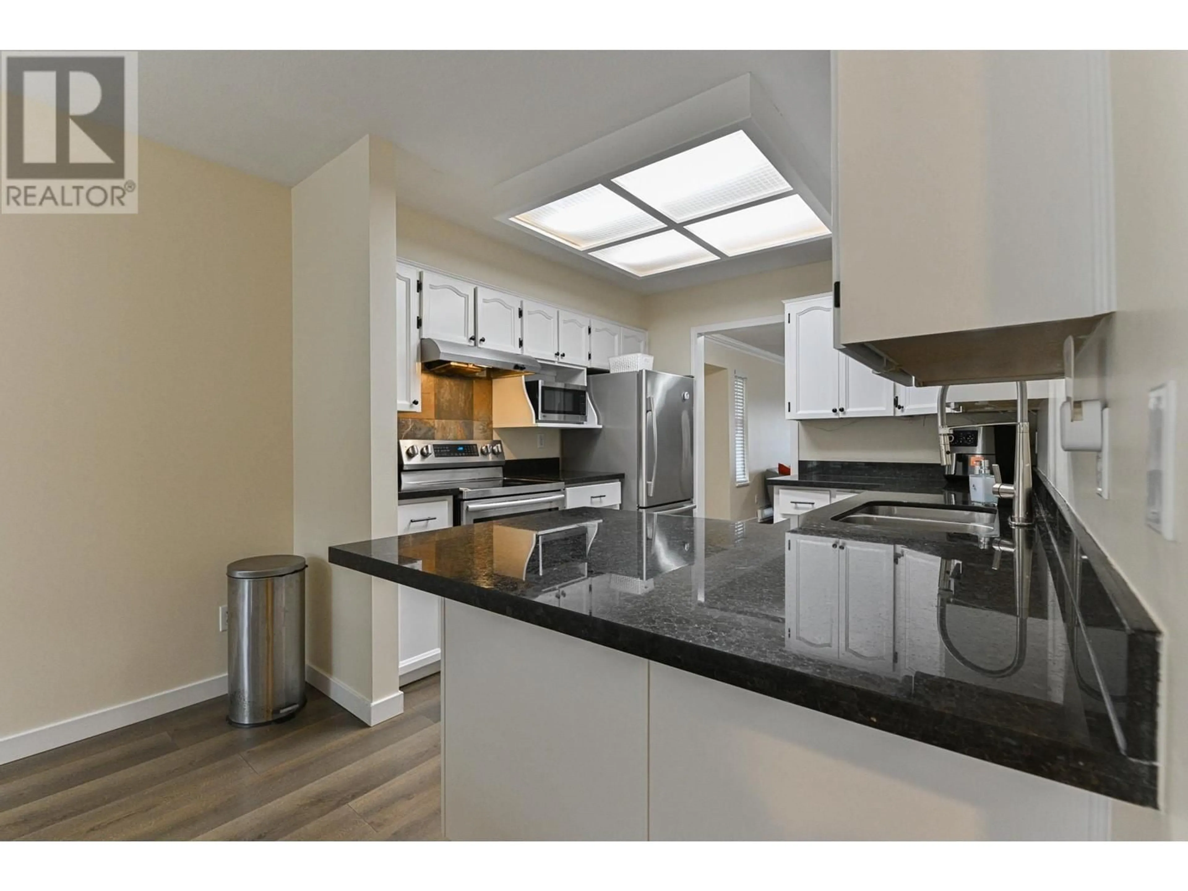 Open concept kitchen, unknown for 506 - 11726 225 STREET, Maple Ridge British Columbia V2X6E4