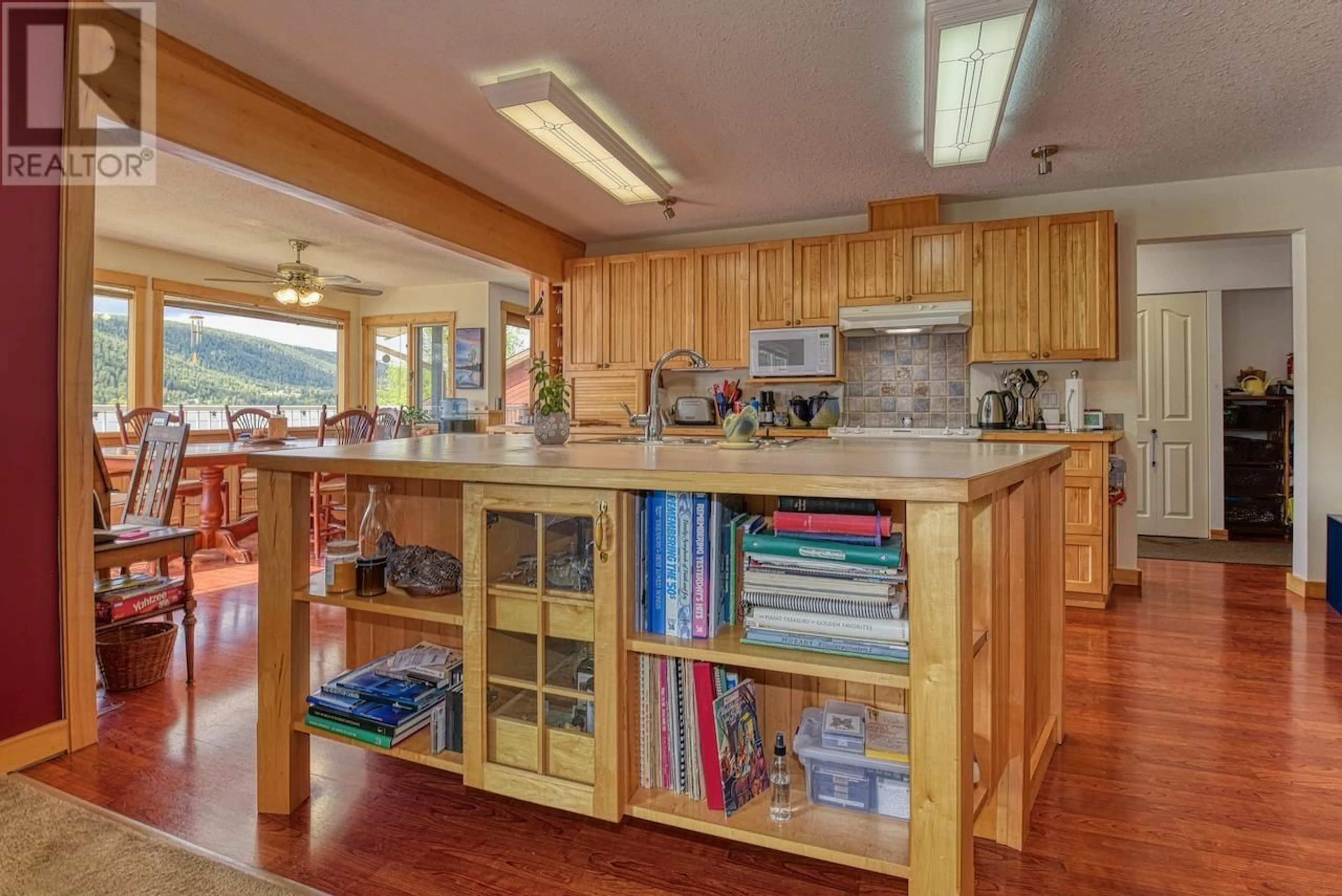 Open concept kitchen, unknown for 111 FOWLER ROAD, Williams Lake British Columbia V2G5G7
