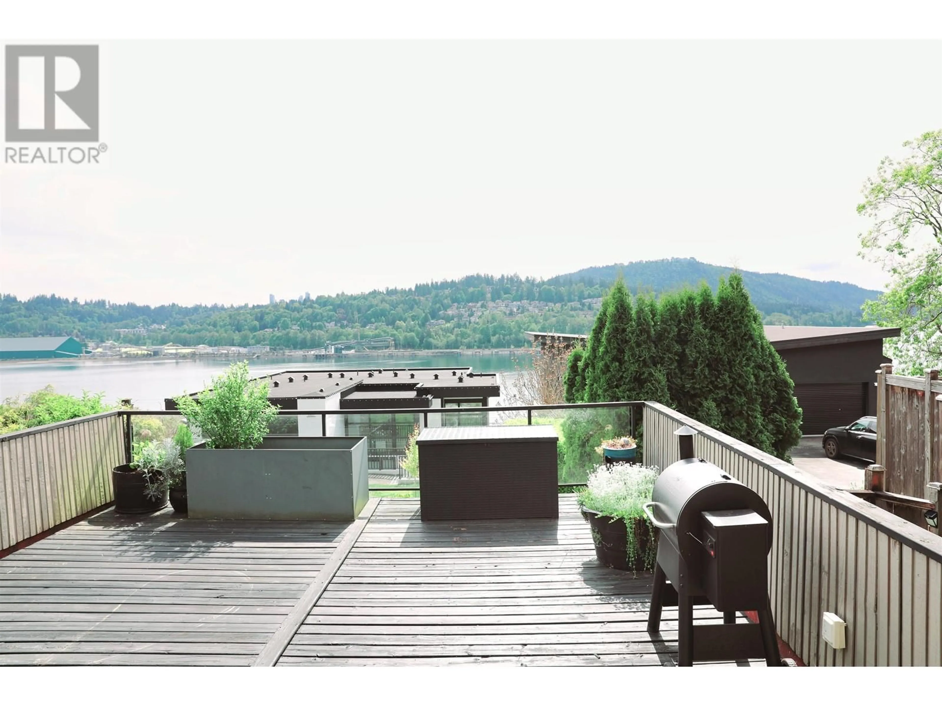 Patio, water/lake/river/ocean view for 18 AXFORD BAY, Port Moody British Columbia V3H3R2