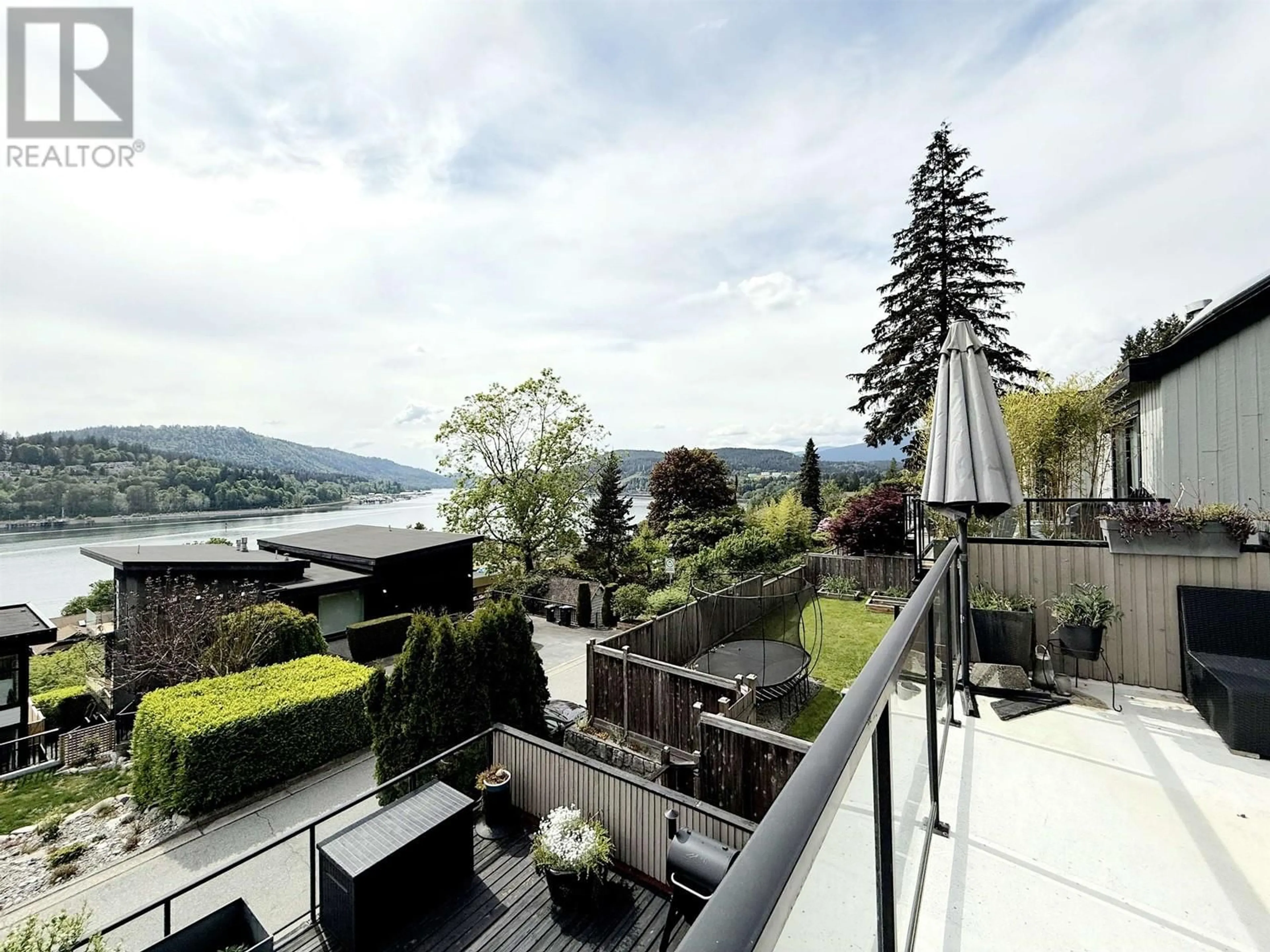 Patio, water/lake/river/ocean view for 18 AXFORD BAY, Port Moody British Columbia V3H3R2