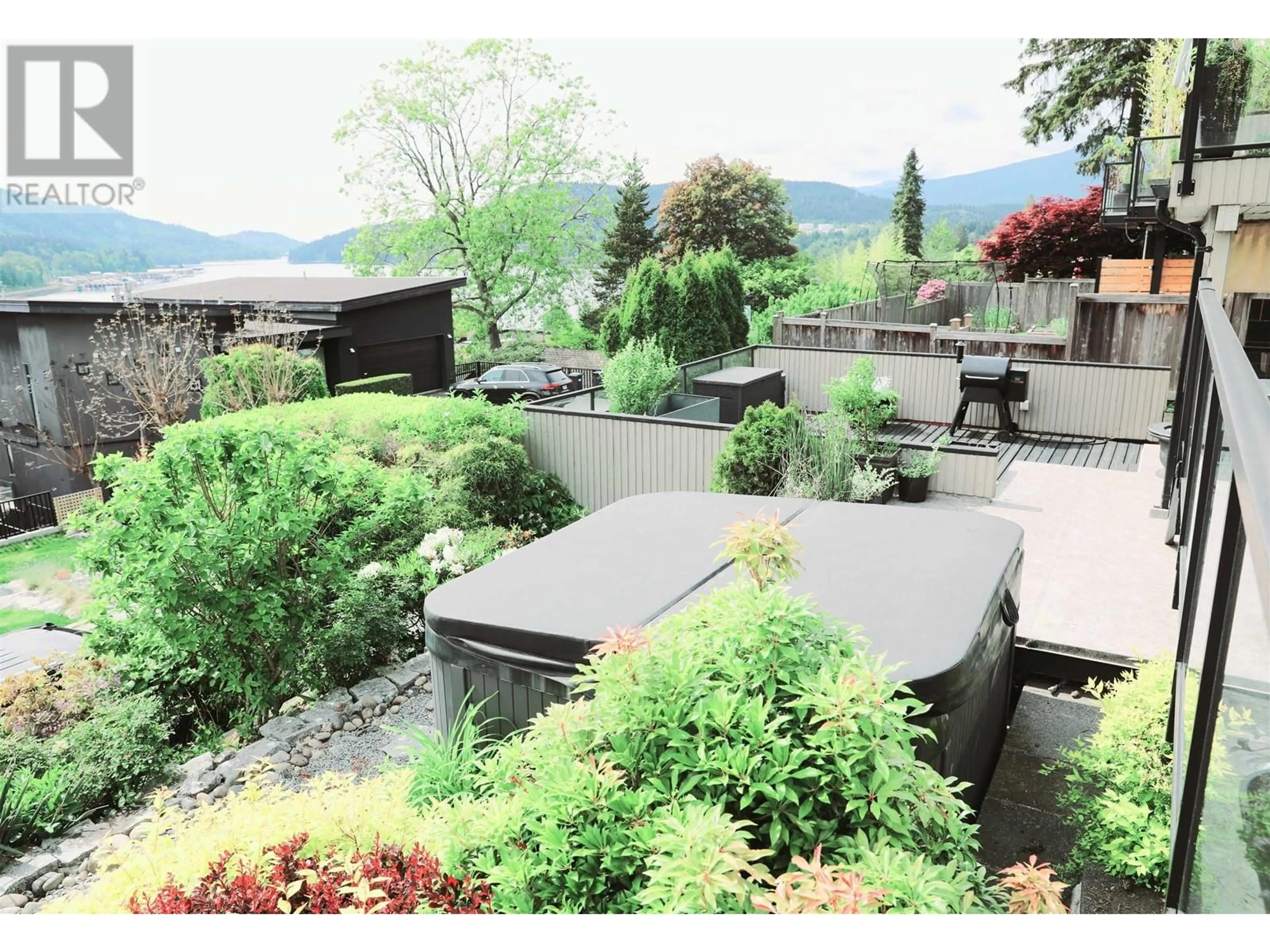 Patio, water/lake/river/ocean view for 18 AXFORD BAY, Port Moody British Columbia V3H3R2