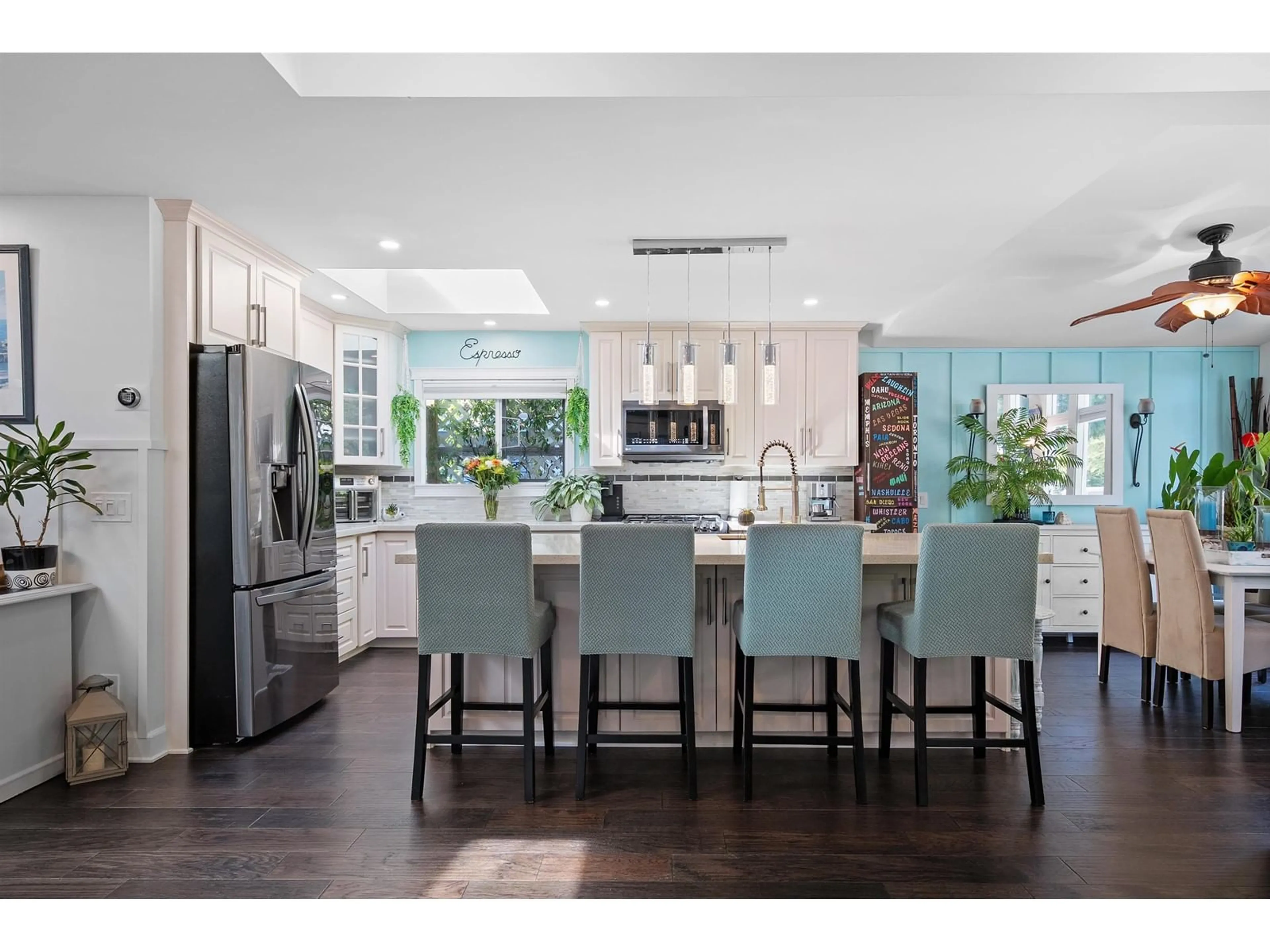 Open concept kitchen, ceramic/tile floor for 281 - 1840 160, Surrey British Columbia V4A4X4