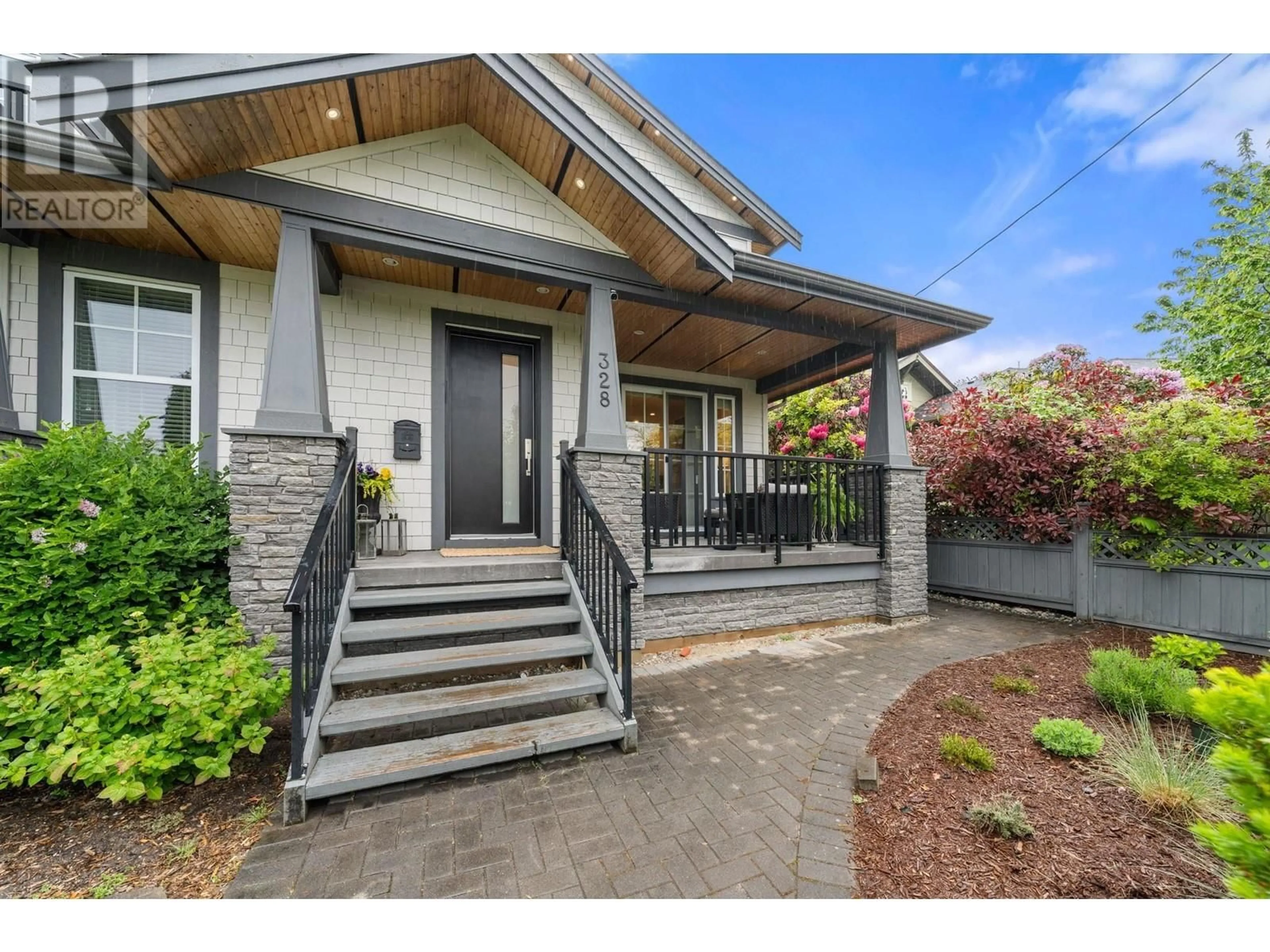 Unknown for 328 9TH STREET, North Vancouver British Columbia V7L2B2