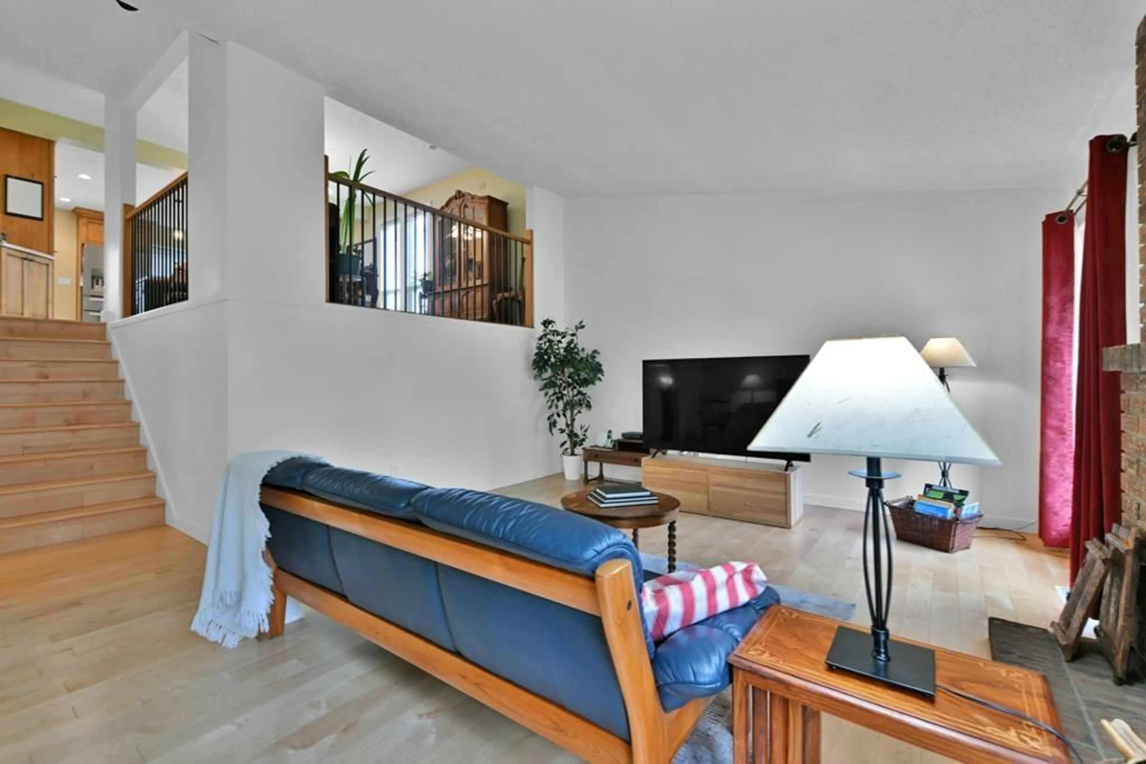Living room with furniture, unknown for 10906 80, Delta British Columbia V4C1W3