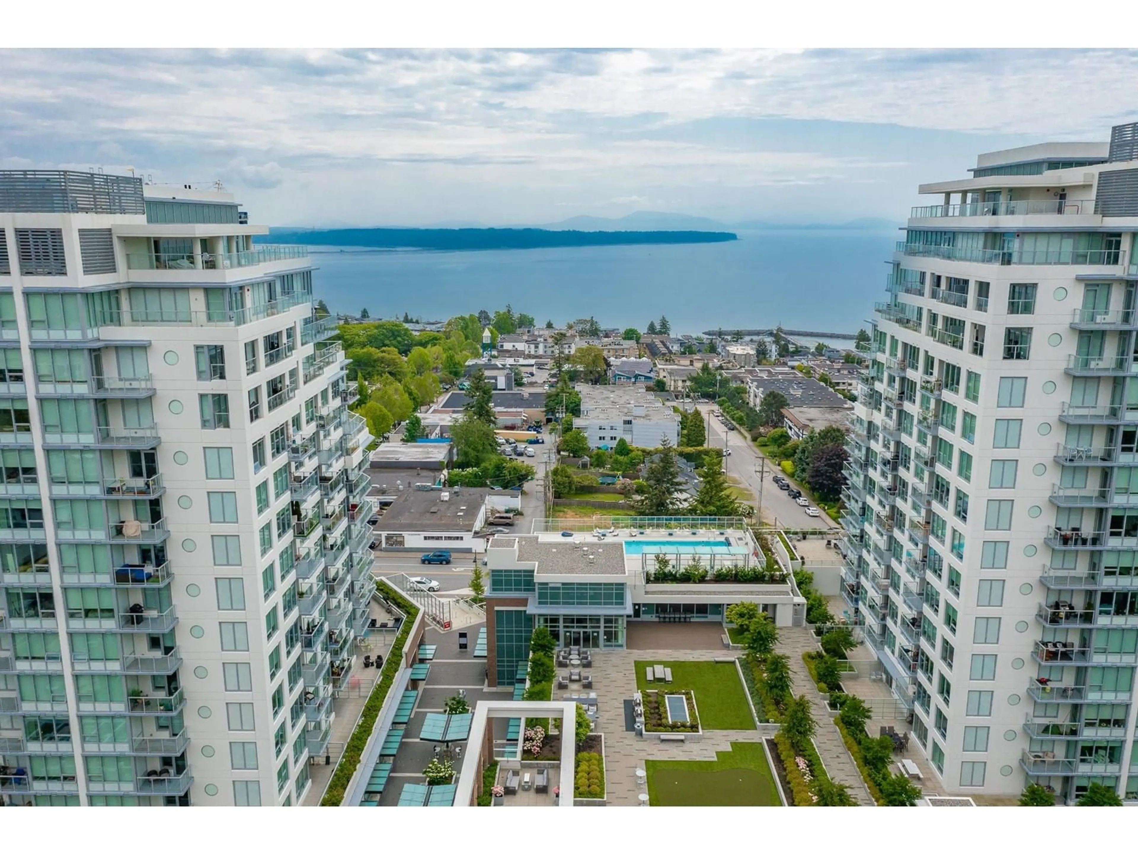 A pic from outside/outdoor area/front of a property/back of a property/a pic from drone, water/lake/river/ocean view for 1503 - 15165 THRIFT, White Rock British Columbia V4B0C1