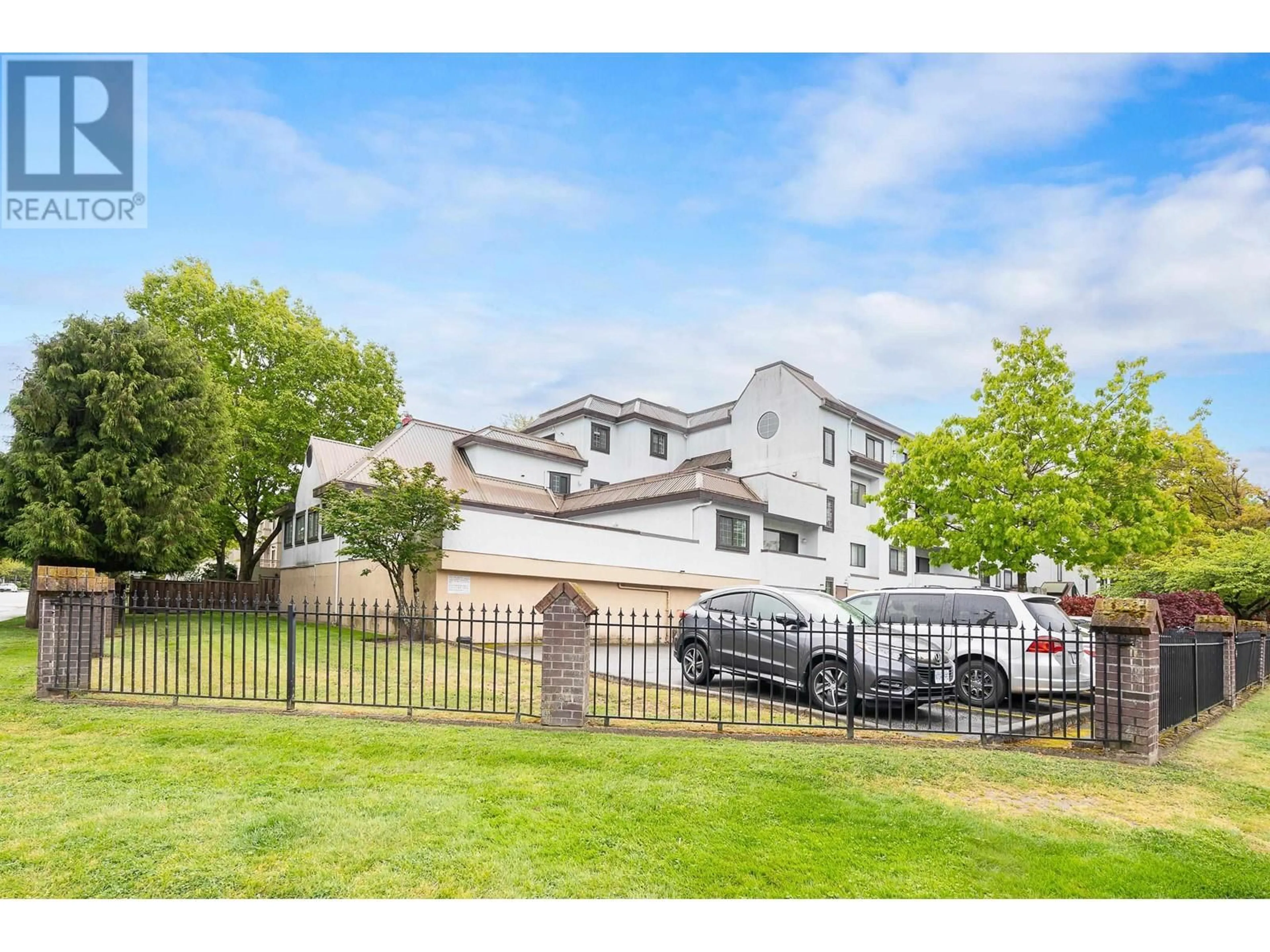 A pic from outside/outdoor area/front of a property/back of a property/a pic from drone, unknown for 330 - 7480 ST. ALBANS ROAD, Richmond British Columbia V6Y2K6