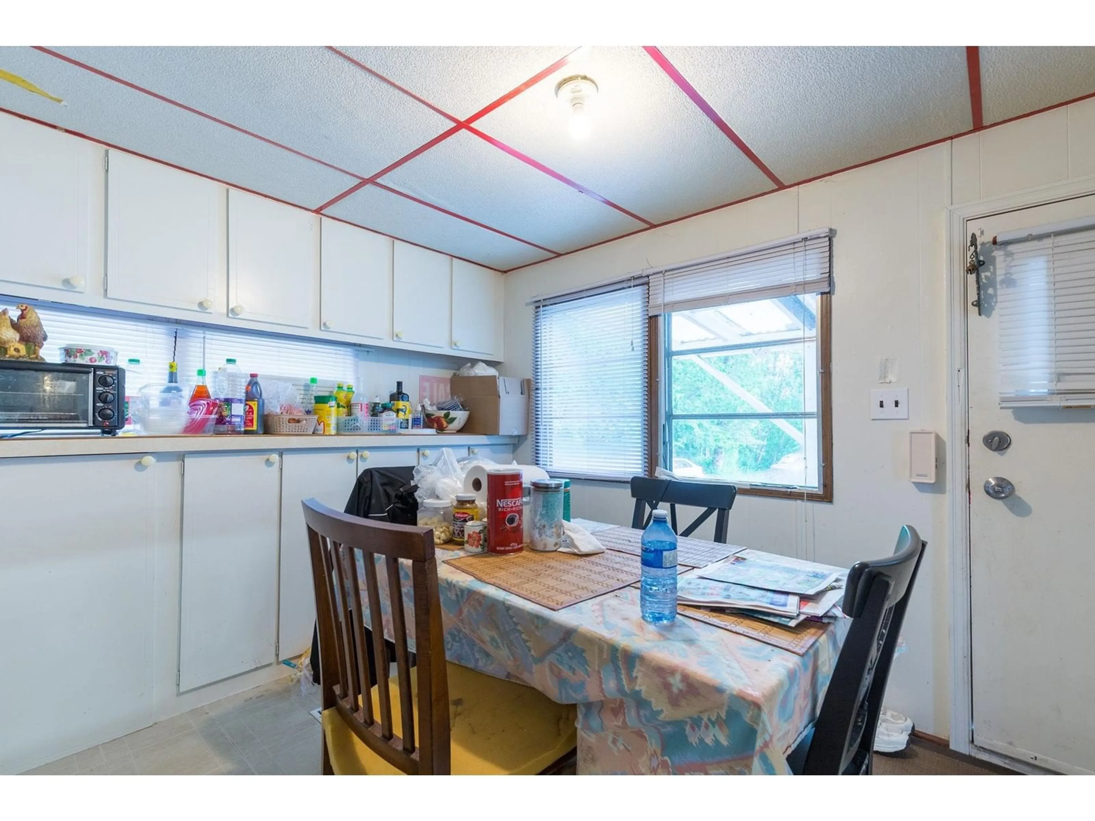 Standard kitchen, wood/laminate floor for 31 - 8266 KING GEORGE, Surrey British Columbia V3W5C2