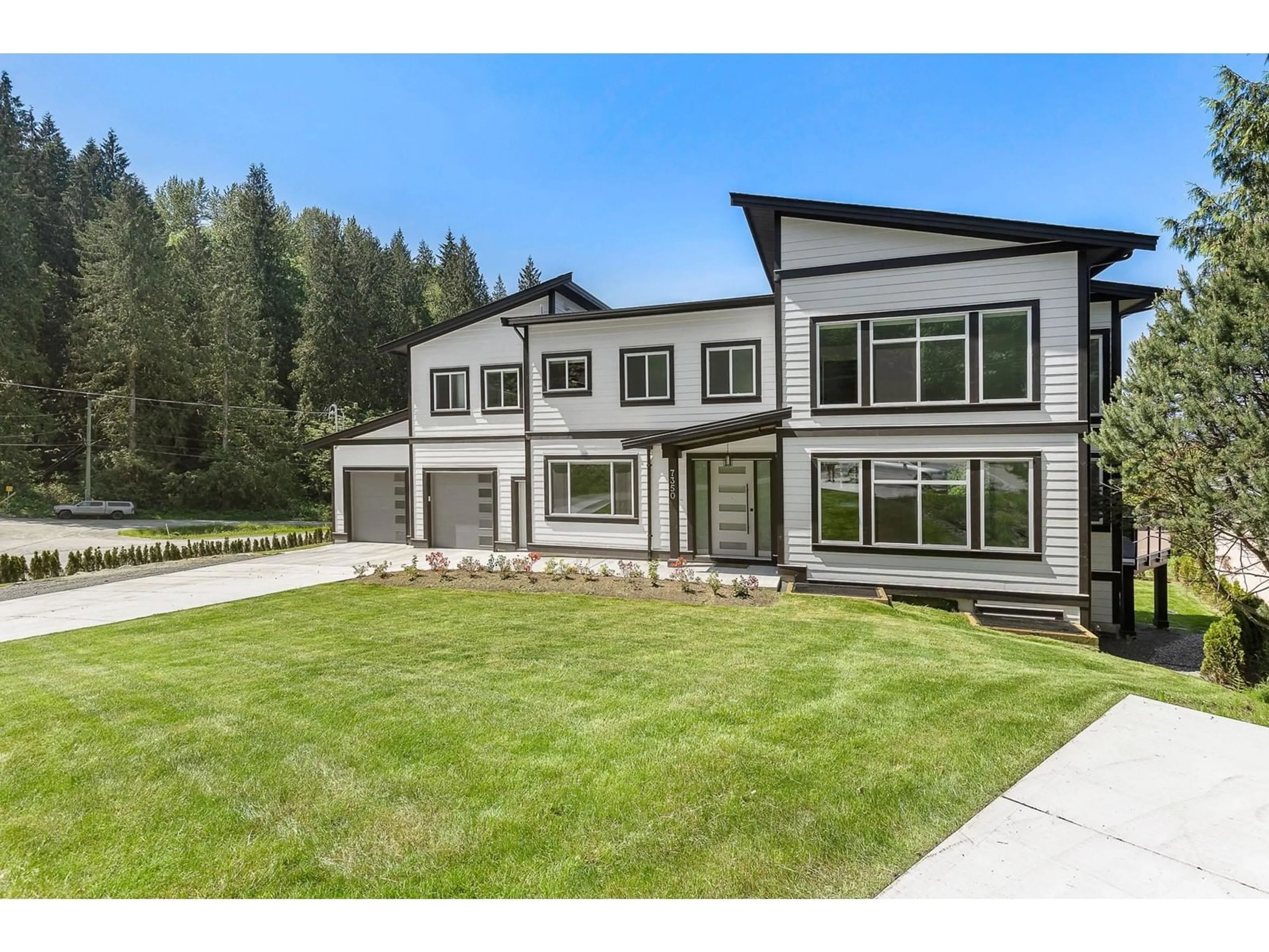 Home with vinyl exterior material, mountain view for 7350 MARBLE HILL ROAD, Chilliwack British Columbia V4Z1J5