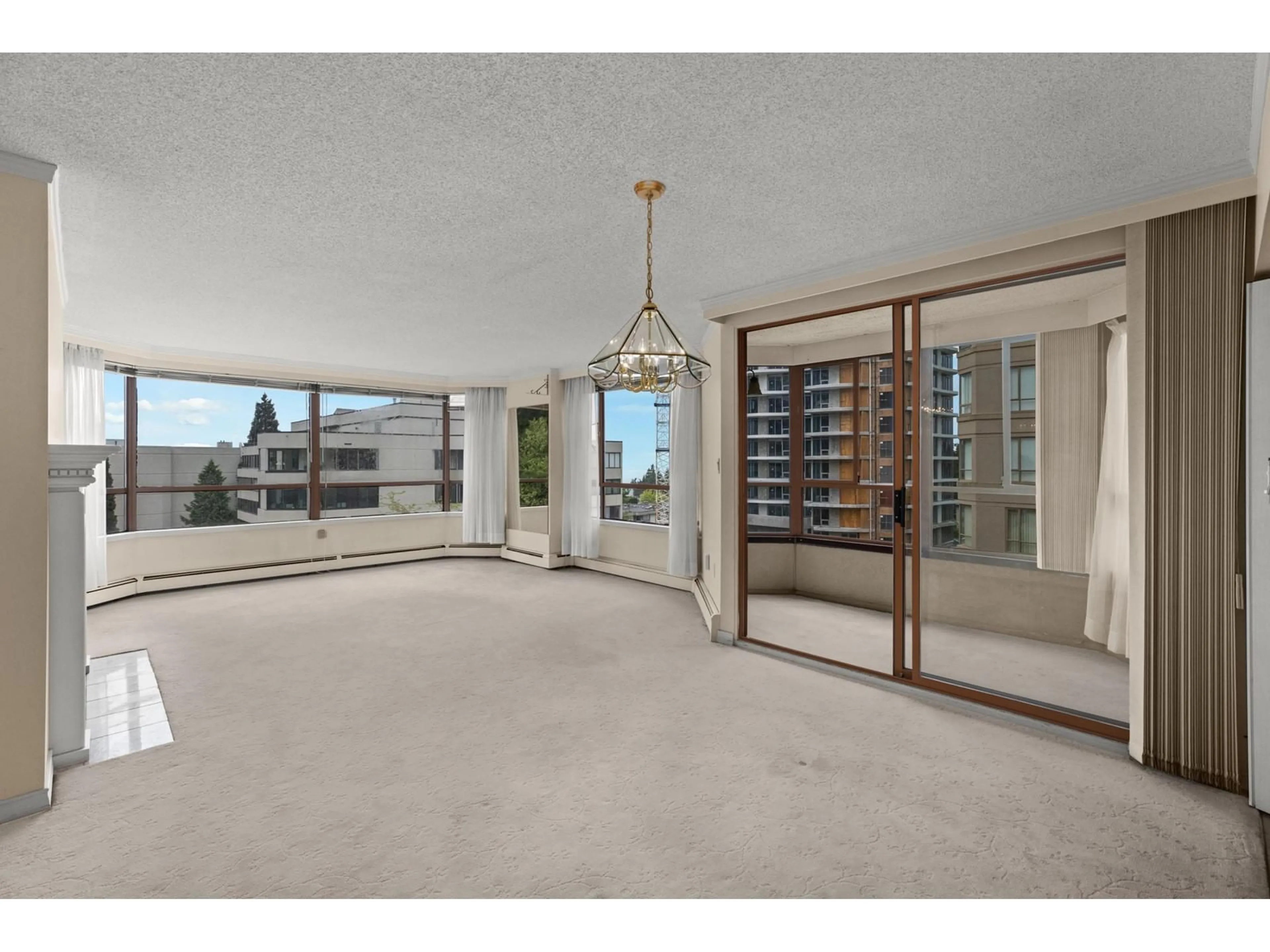 A pic of a room for 608 - 15111 RUSSELL, White Rock British Columbia V4B2P4