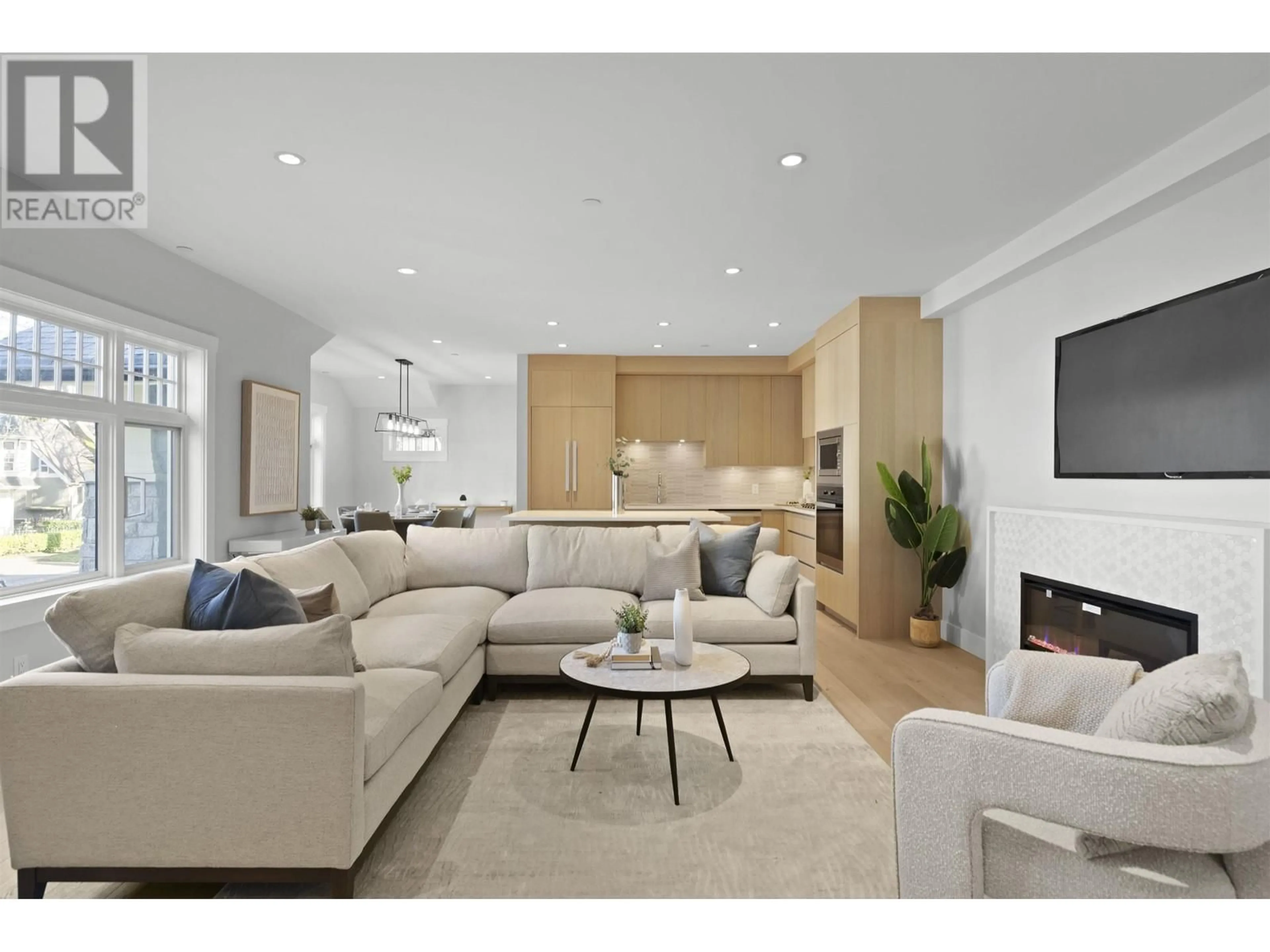 Living room with furniture, unknown for 1060 15 TH AVENUE, Vancouver British Columbia V6H1R6