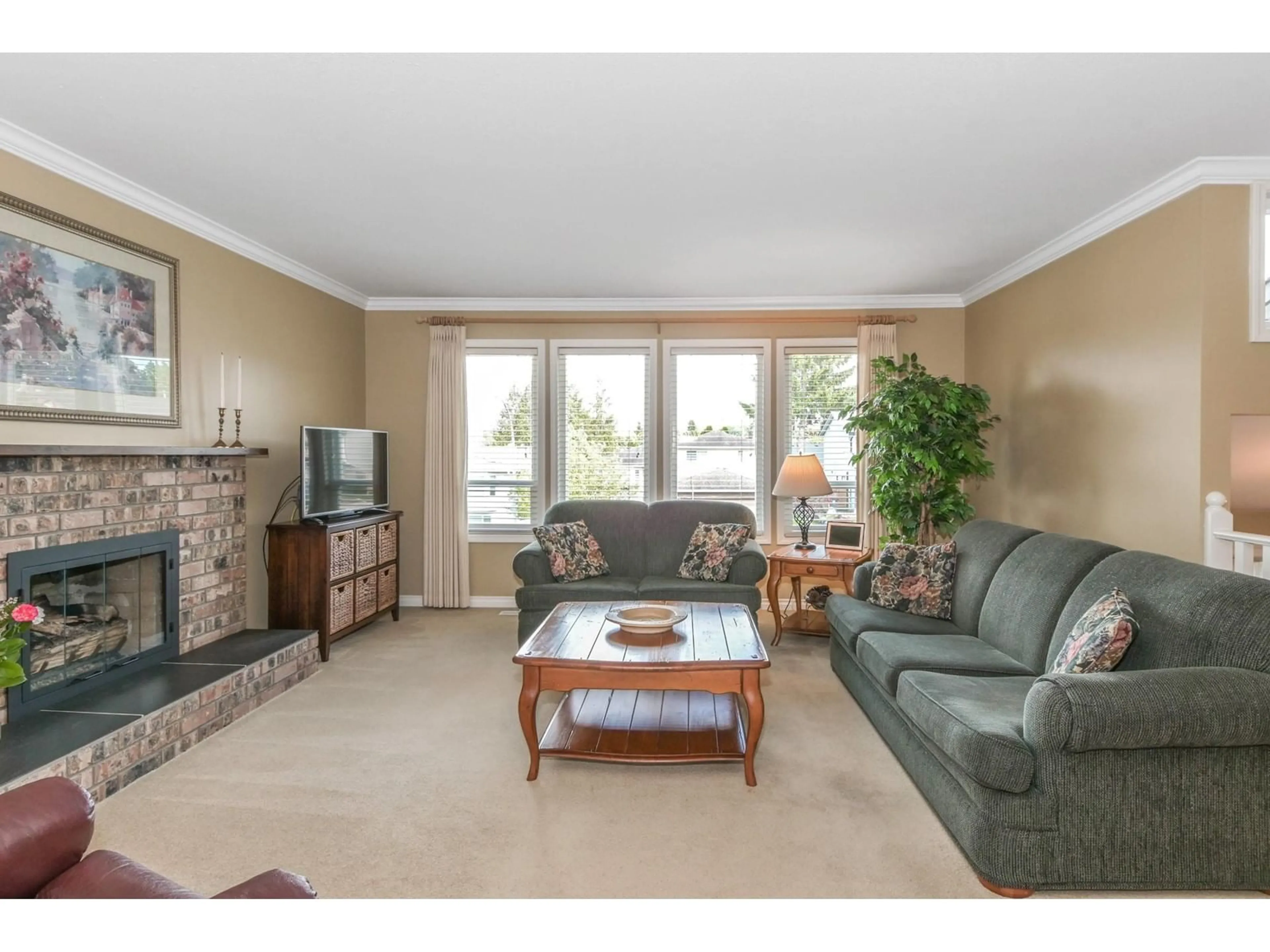 Living room with furniture, unknown for 9415 212B, Langley British Columbia V1M1M5