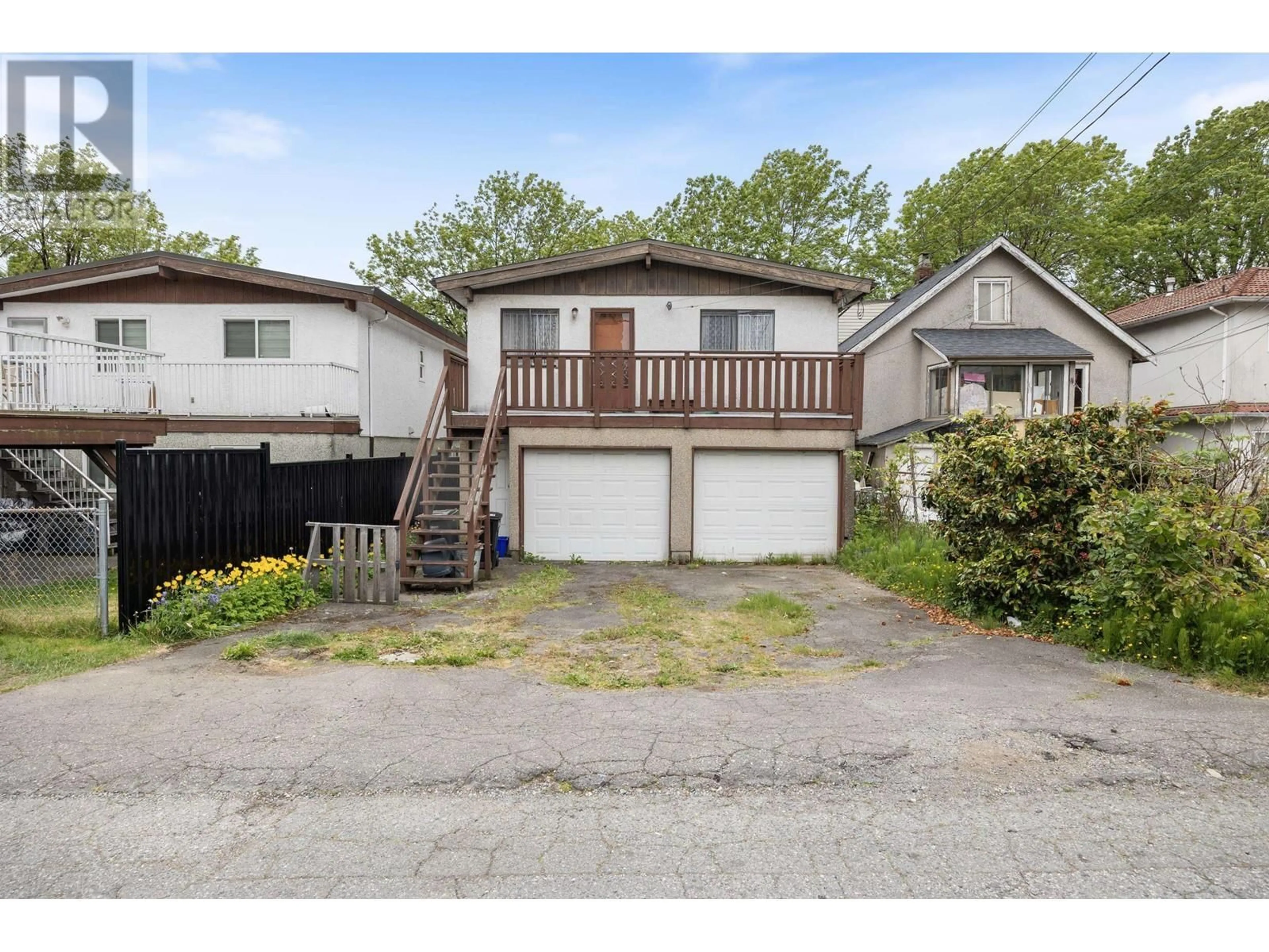 A pic from outside/outdoor area/front of a property/back of a property/a pic from drone, street for 6966 BEATRICE STREET, Vancouver British Columbia V5P3R7