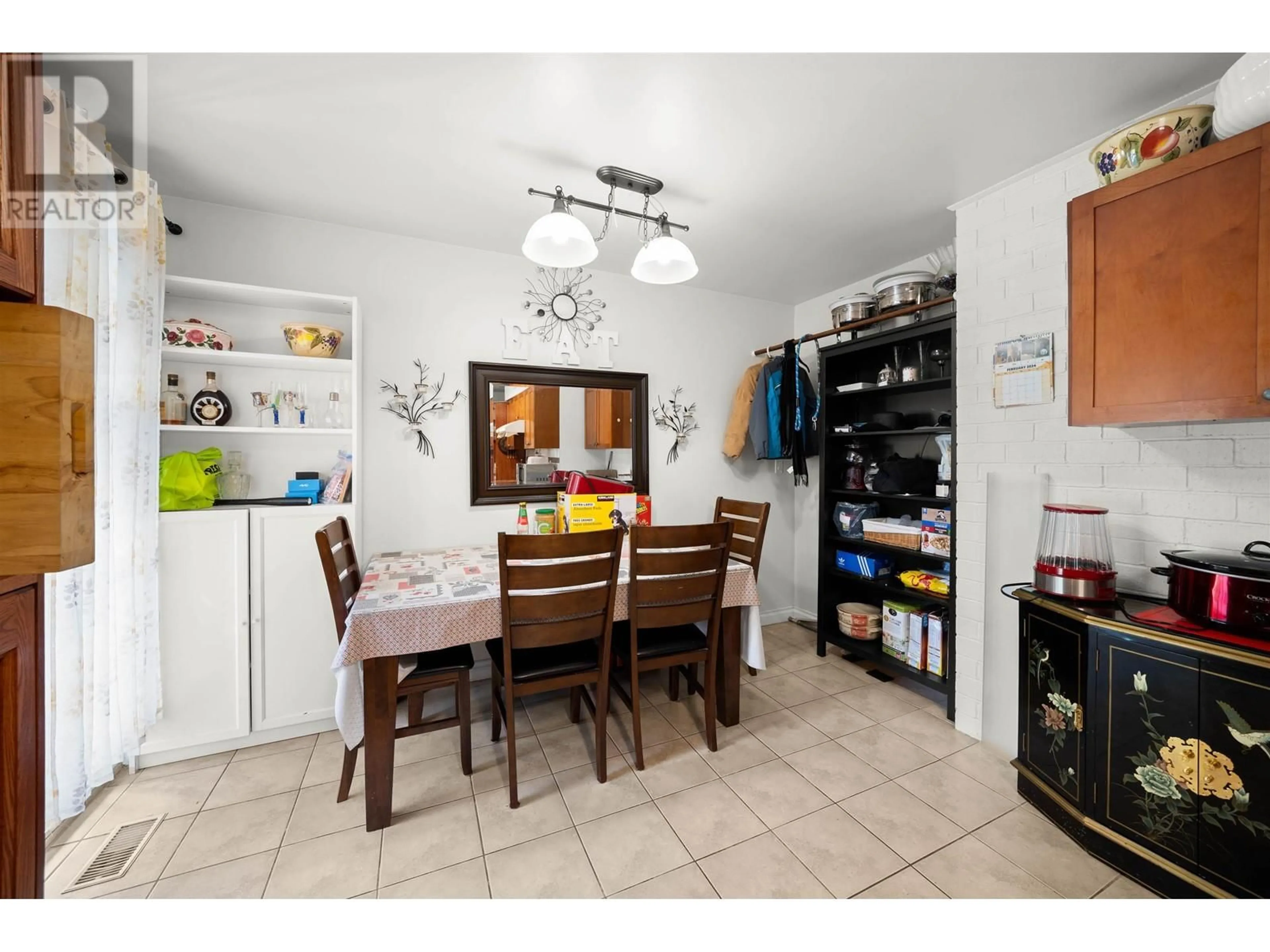 Standard kitchen, ceramic/tile floor for 9771 PINEWELL CRESCENT, Richmond British Columbia V7A2C7
