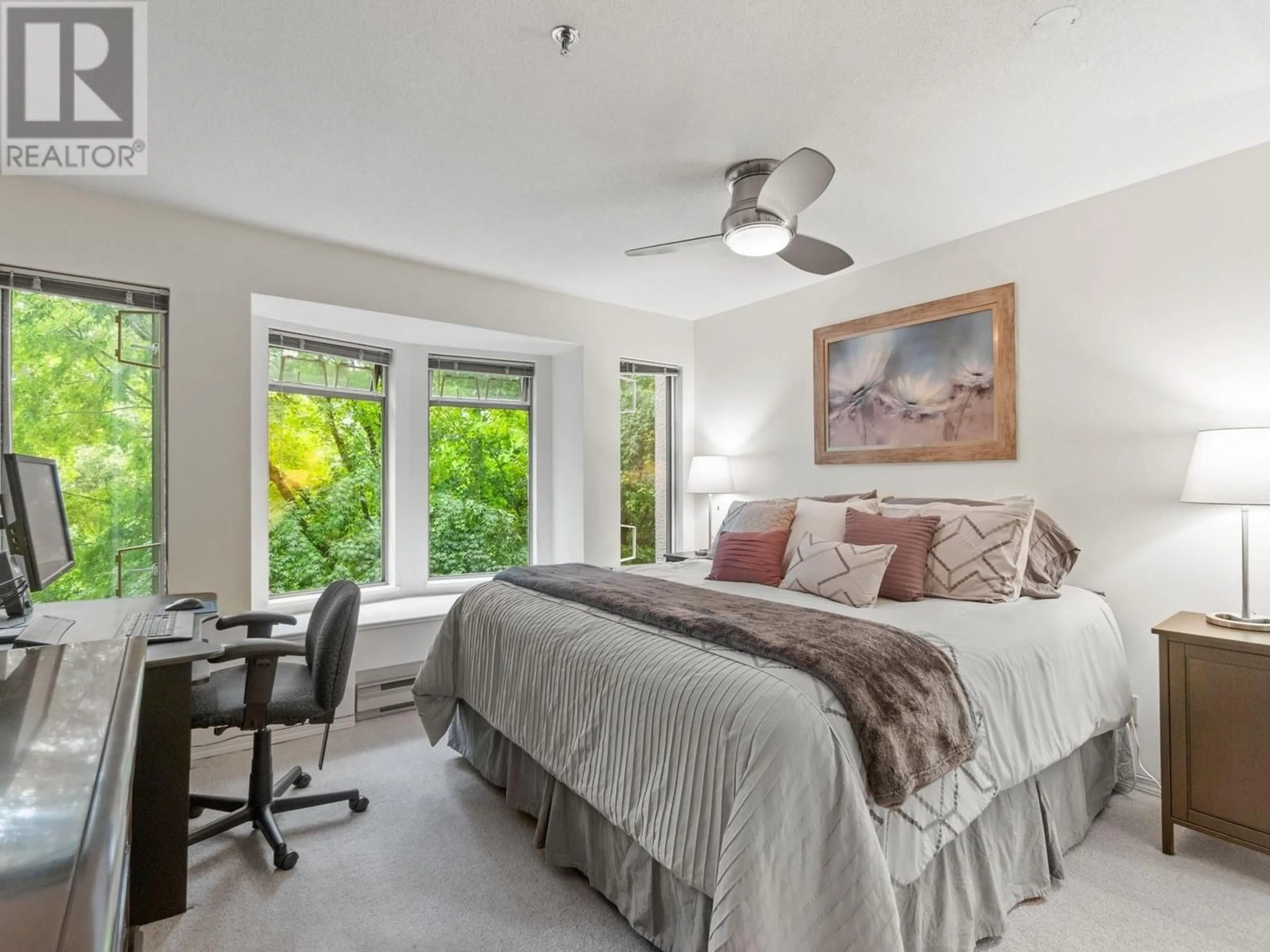 Bedroom with bed, unknown for 410 - 6737 STATION HILL COURT, Burnaby British Columbia V3N4V2