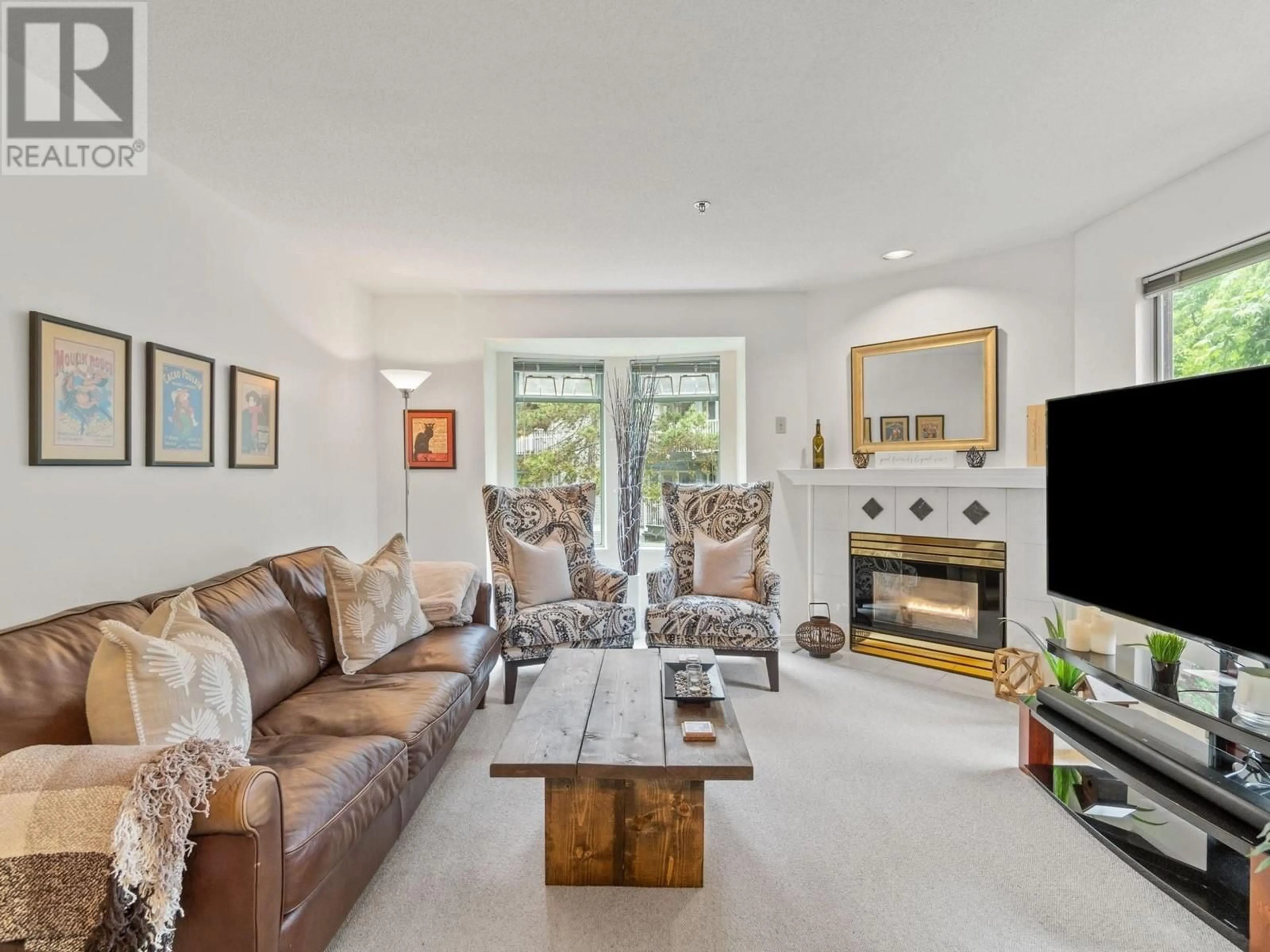 Living room with furniture, unknown for 410 - 6737 STATION HILL COURT, Burnaby British Columbia V3N4V2