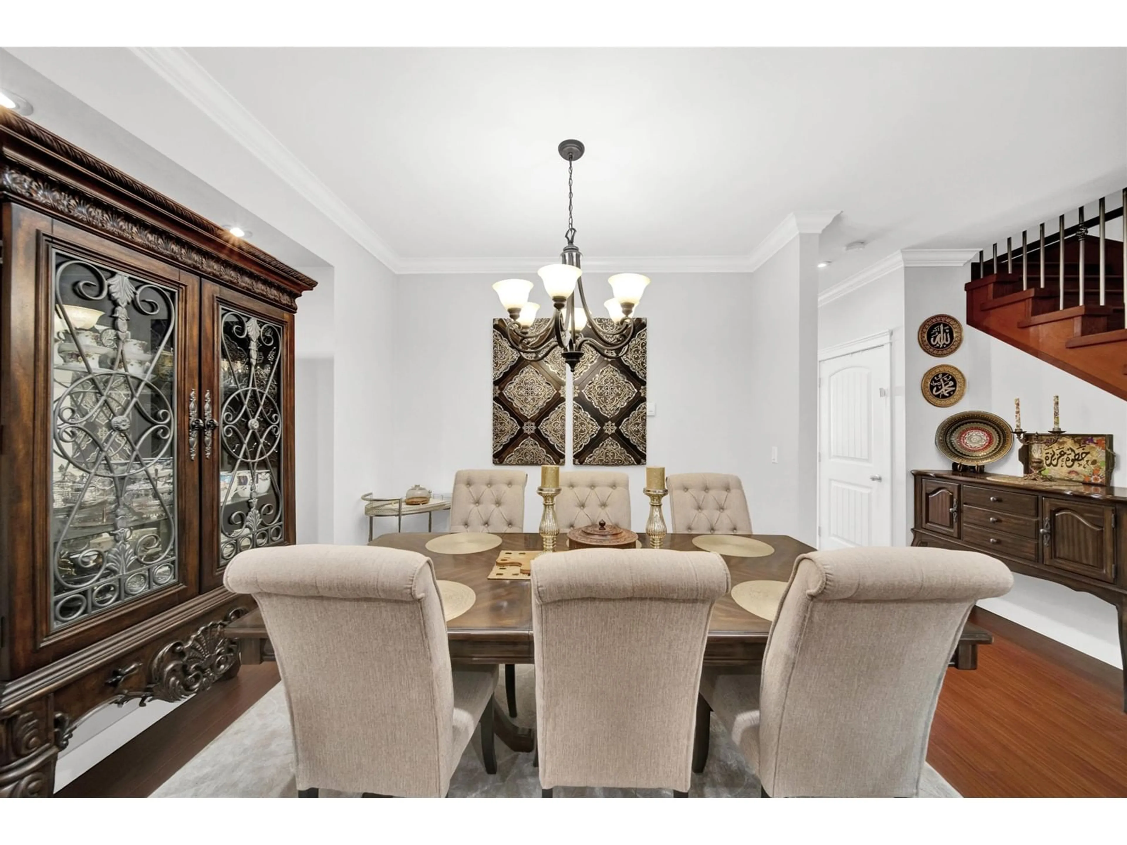 Dining room, ceramic/tile floor for 6908 144, Surrey British Columbia V3W5R9