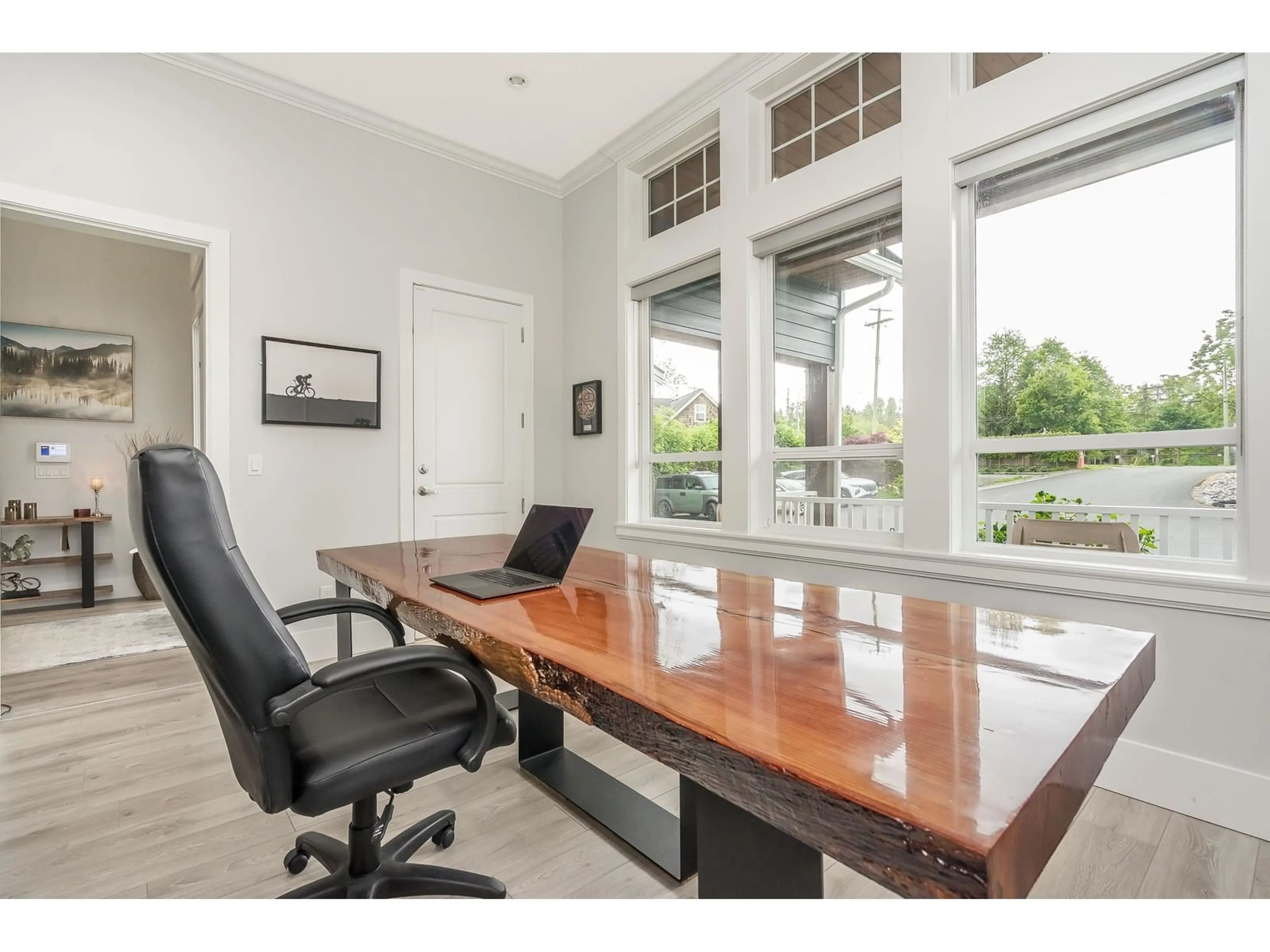 A pic of a room for 2 - 22963 FRASER, Langley British Columbia V2Z2T3