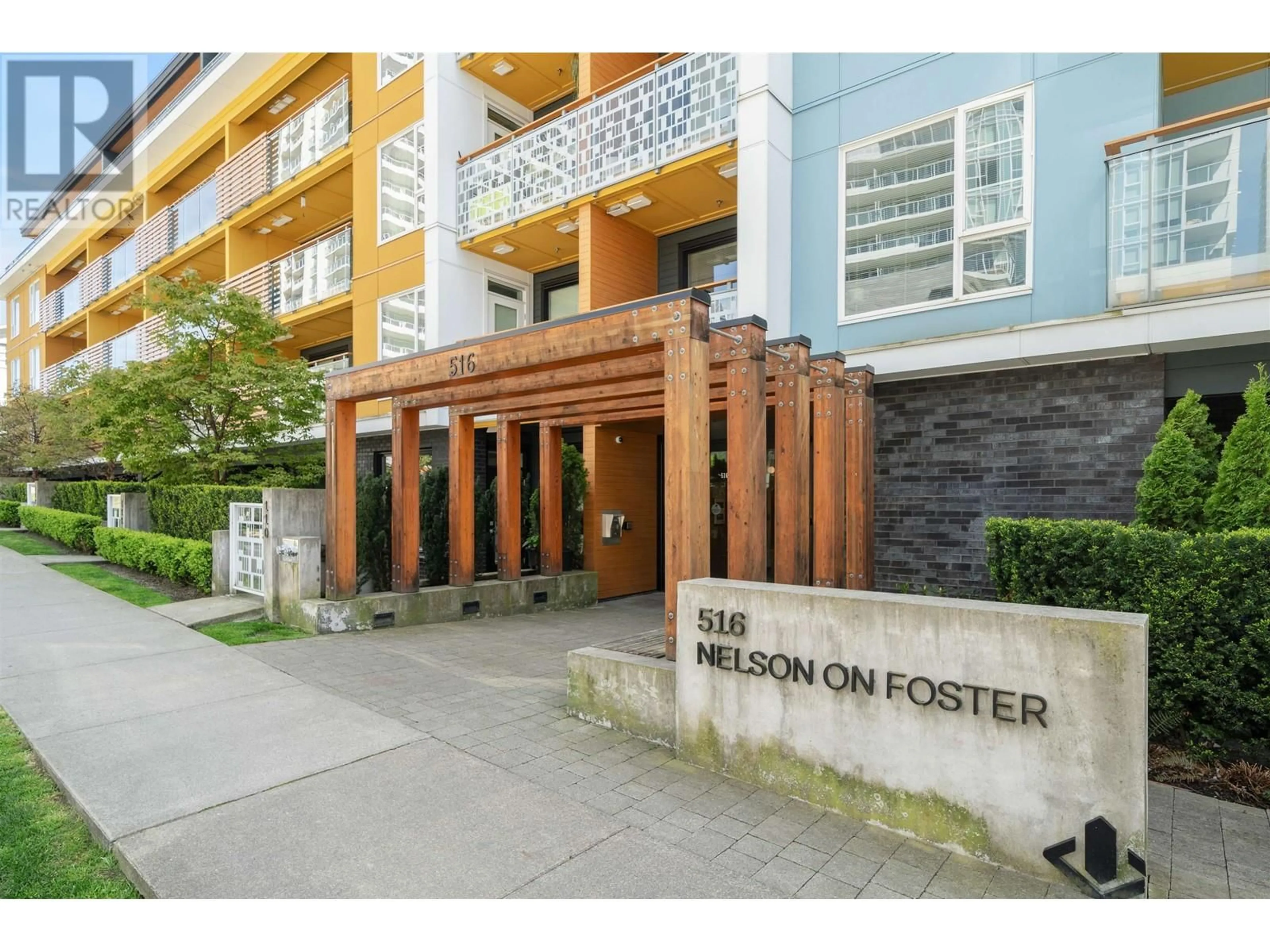 Indoor foyer for 209 - 516 FOSTER AVENUE, Coquitlam British Columbia V3J0H8