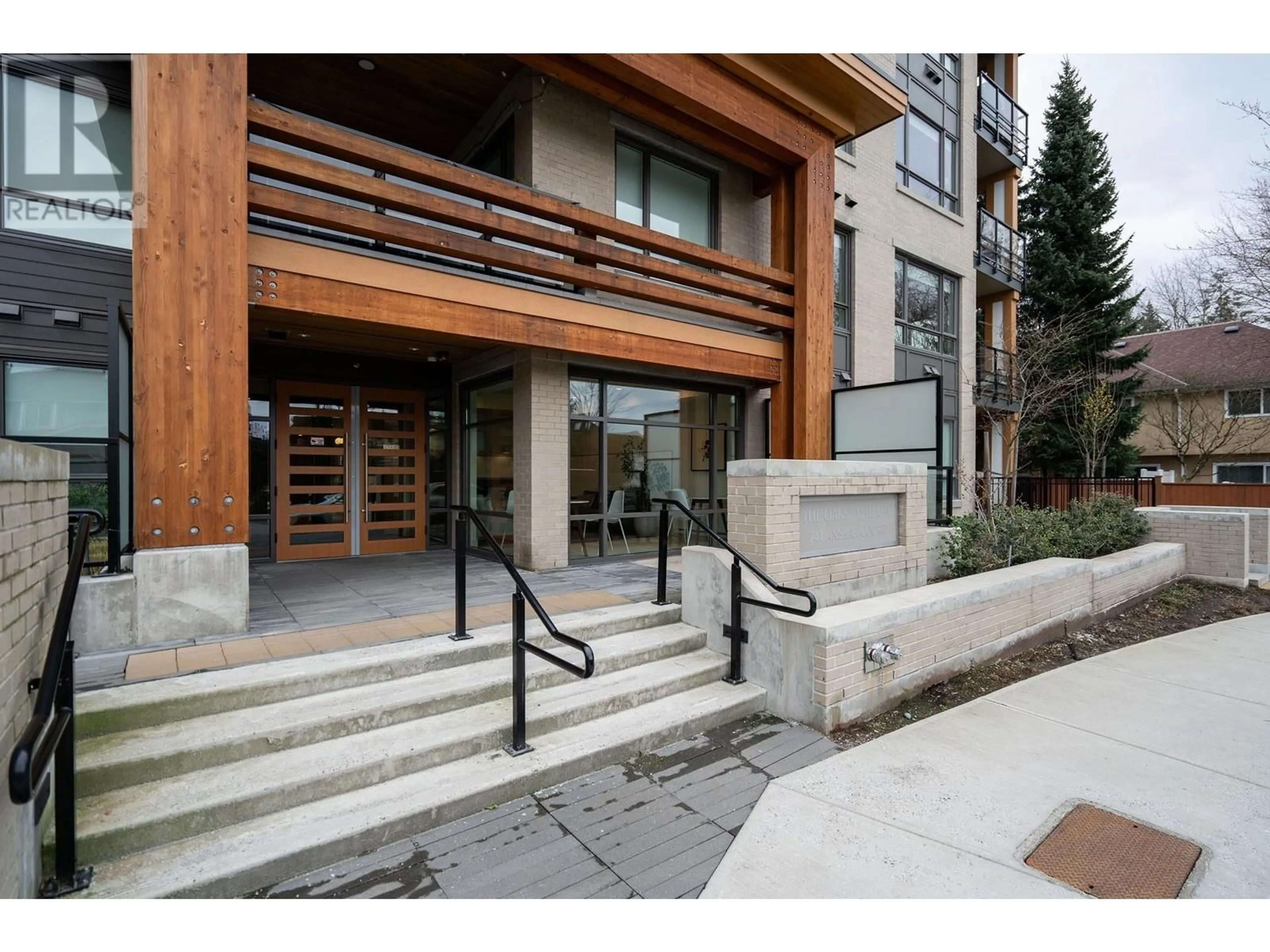 Indoor foyer for 101 - 741 ANSKAR COURT, Coquitlam British Columbia V3J0N3