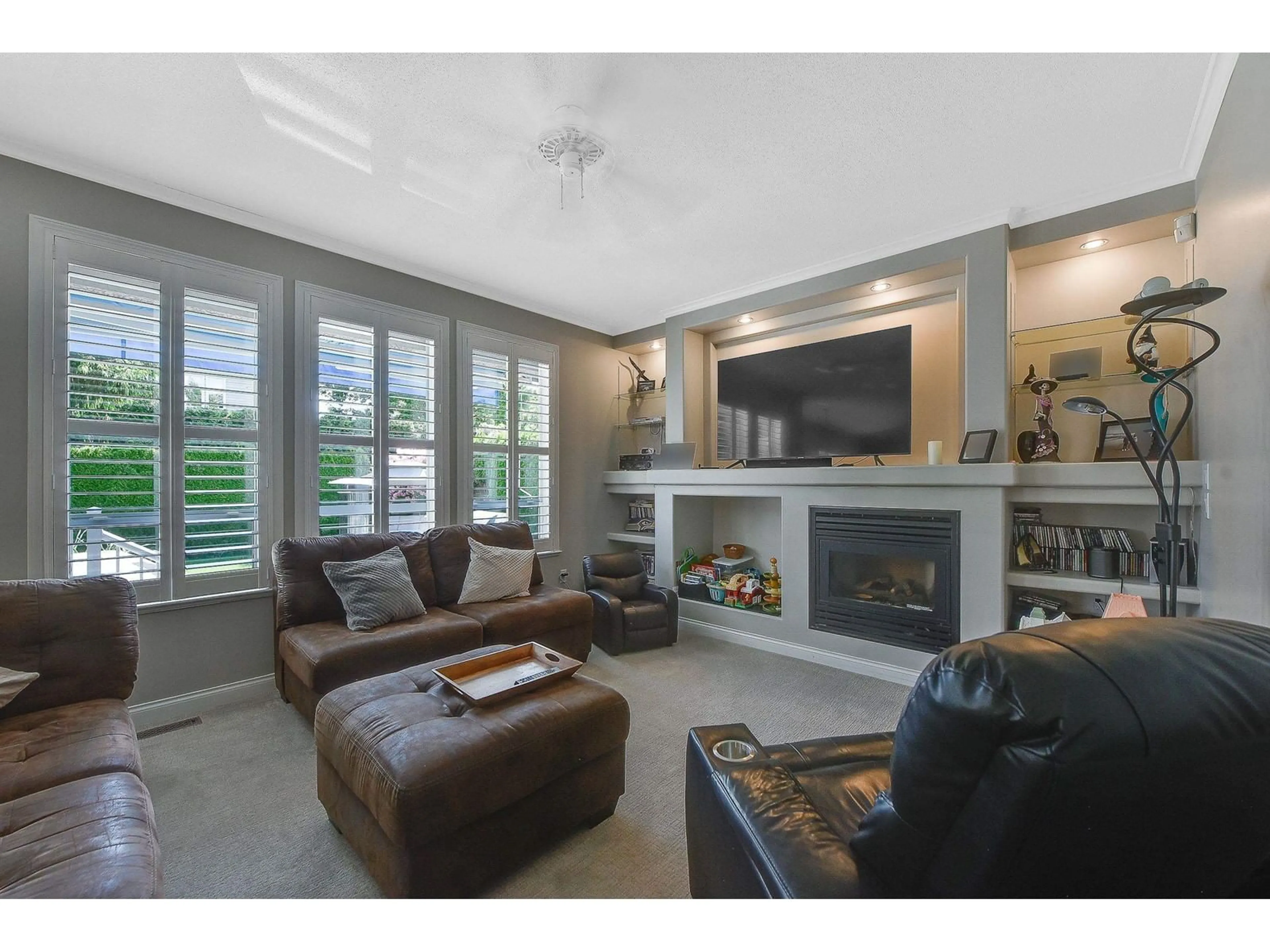 Living room with furniture, unknown for 14676 73A, Surrey British Columbia V3S9G4