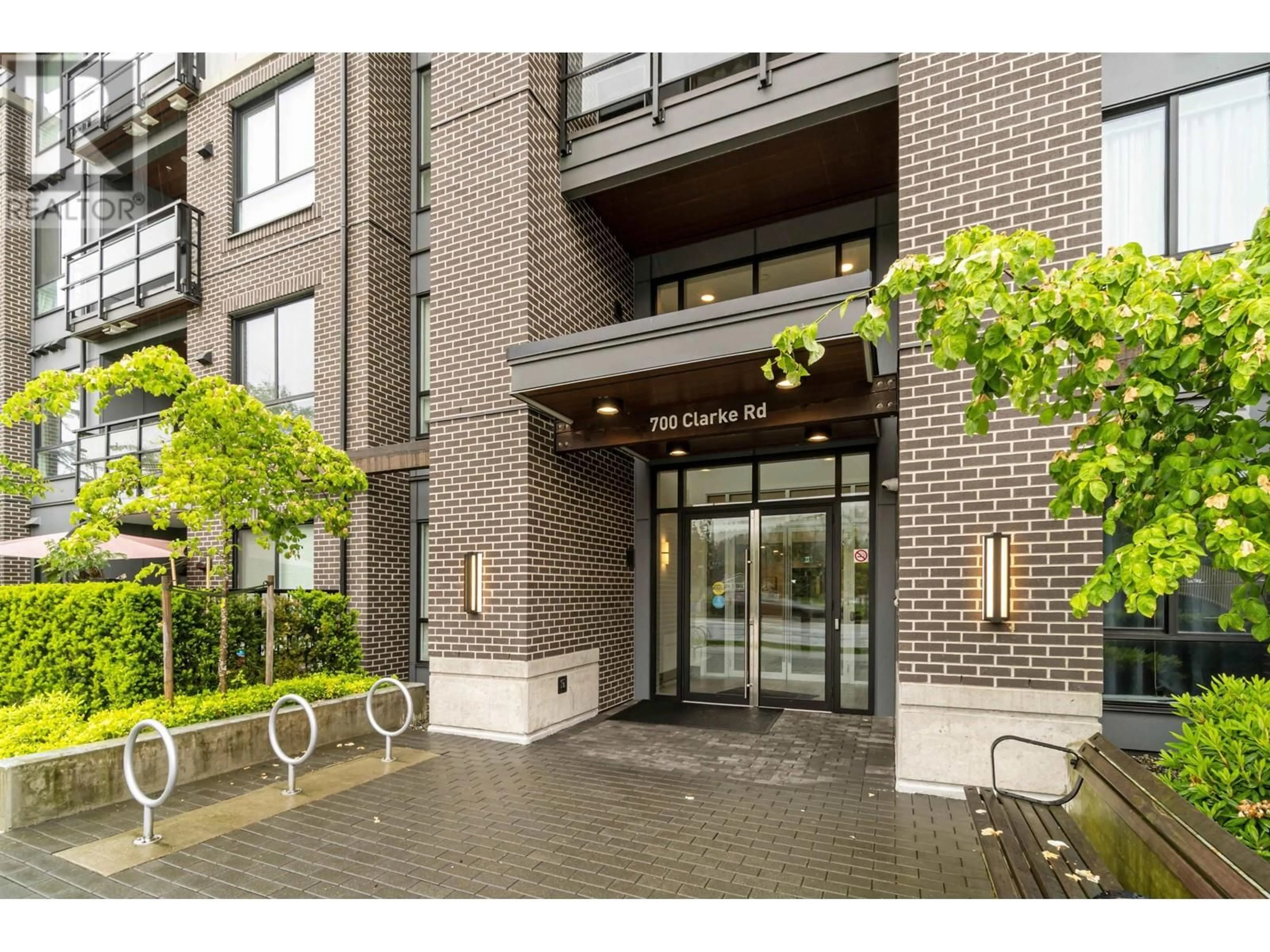 Indoor foyer for 301 - 700 CLARKE ROAD, Coquitlam British Columbia V3J3Y1