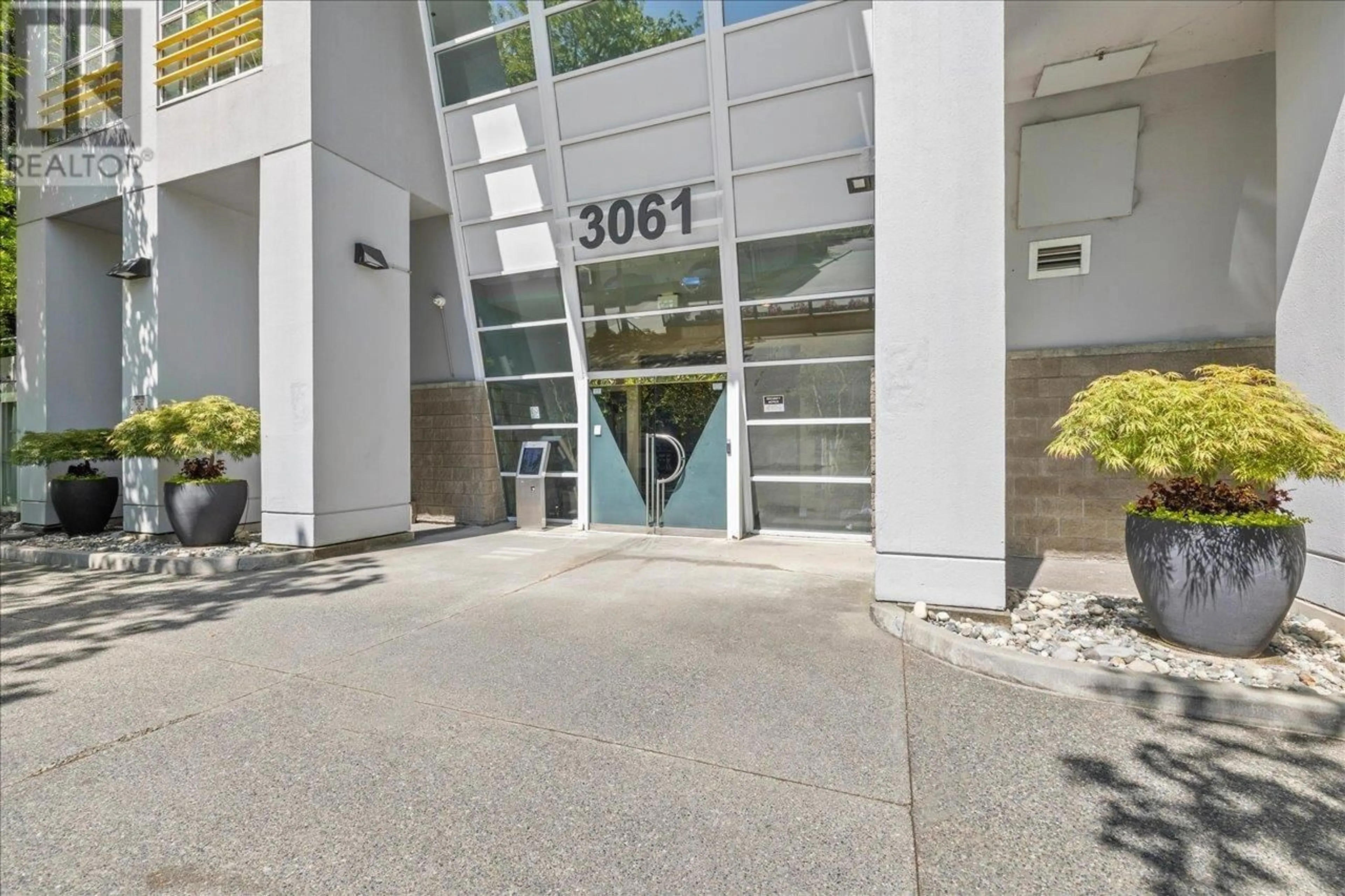 Indoor foyer for 503 - 3061 KENT AVENUE NORTH AVENUE, Vancouver British Columbia V5S4P6