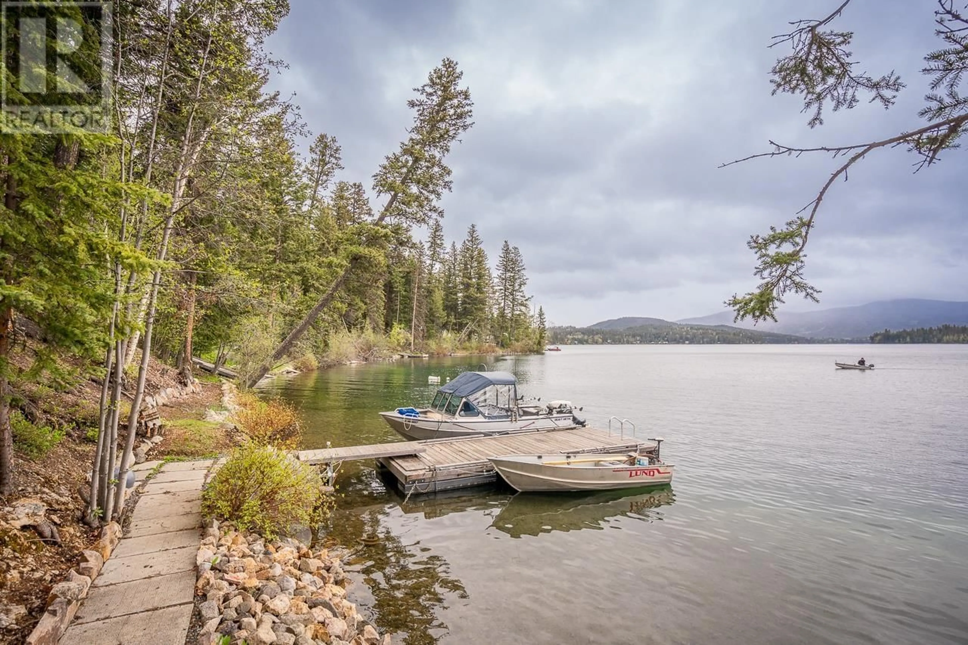 Patio, water/lake/river/ocean view for 6061 MAHOOD LAKE ROAD, Deka Lake / Sulphurous / Hathaway Lakes British Columbia V0K1X3