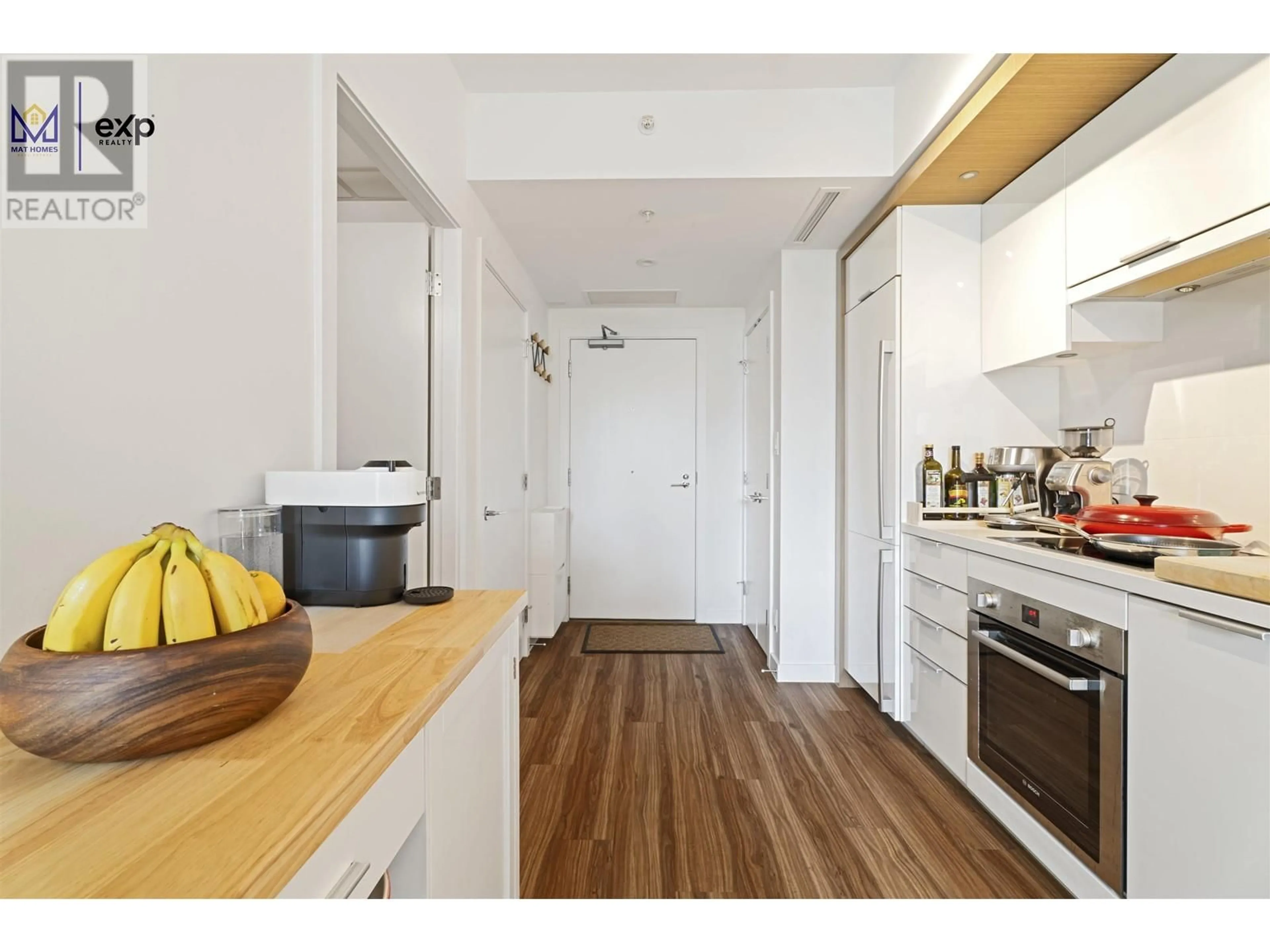 Standard kitchen, wood/laminate floor for 406 - 1661 QUEBEC STREET, Vancouver British Columbia V6A0H2