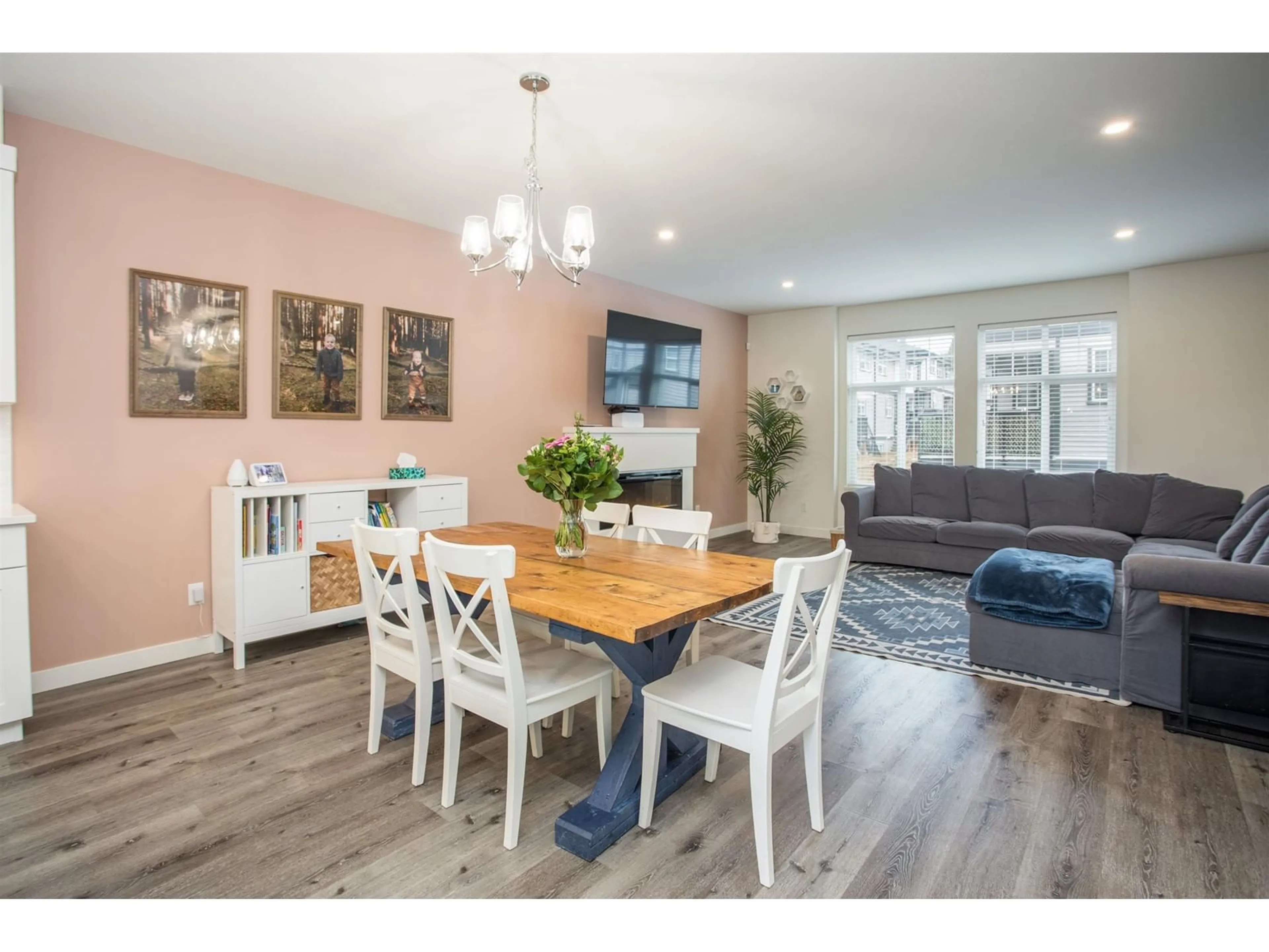 Dining room, wood/laminate floor for 52 - 7740 GRAND, Mission British Columbia V2V0H4