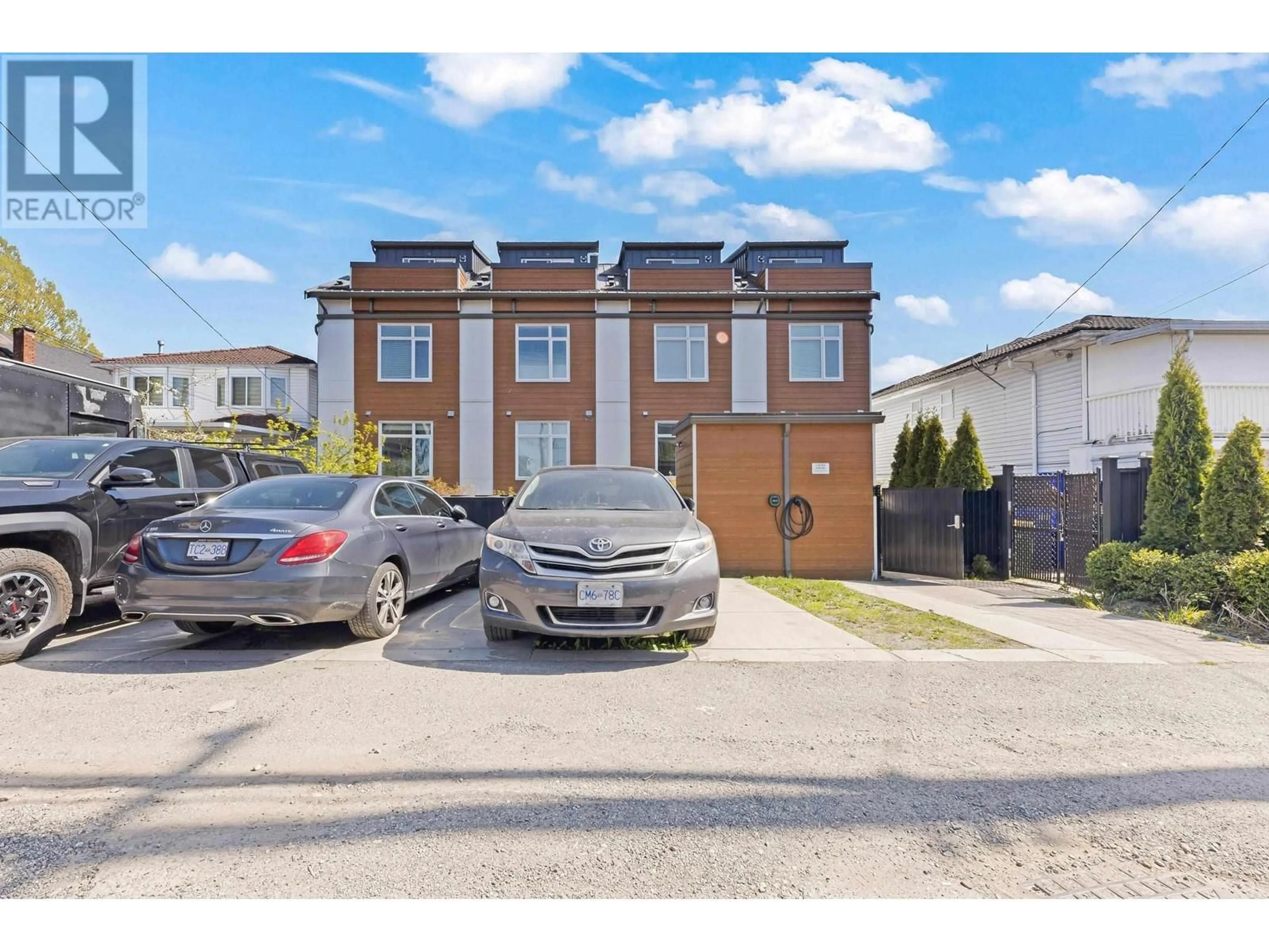 A pic from outside/outdoor area/front of a property/back of a property/a pic from drone, street for 5055 EARLES STREET, Vancouver British Columbia V5R3R8
