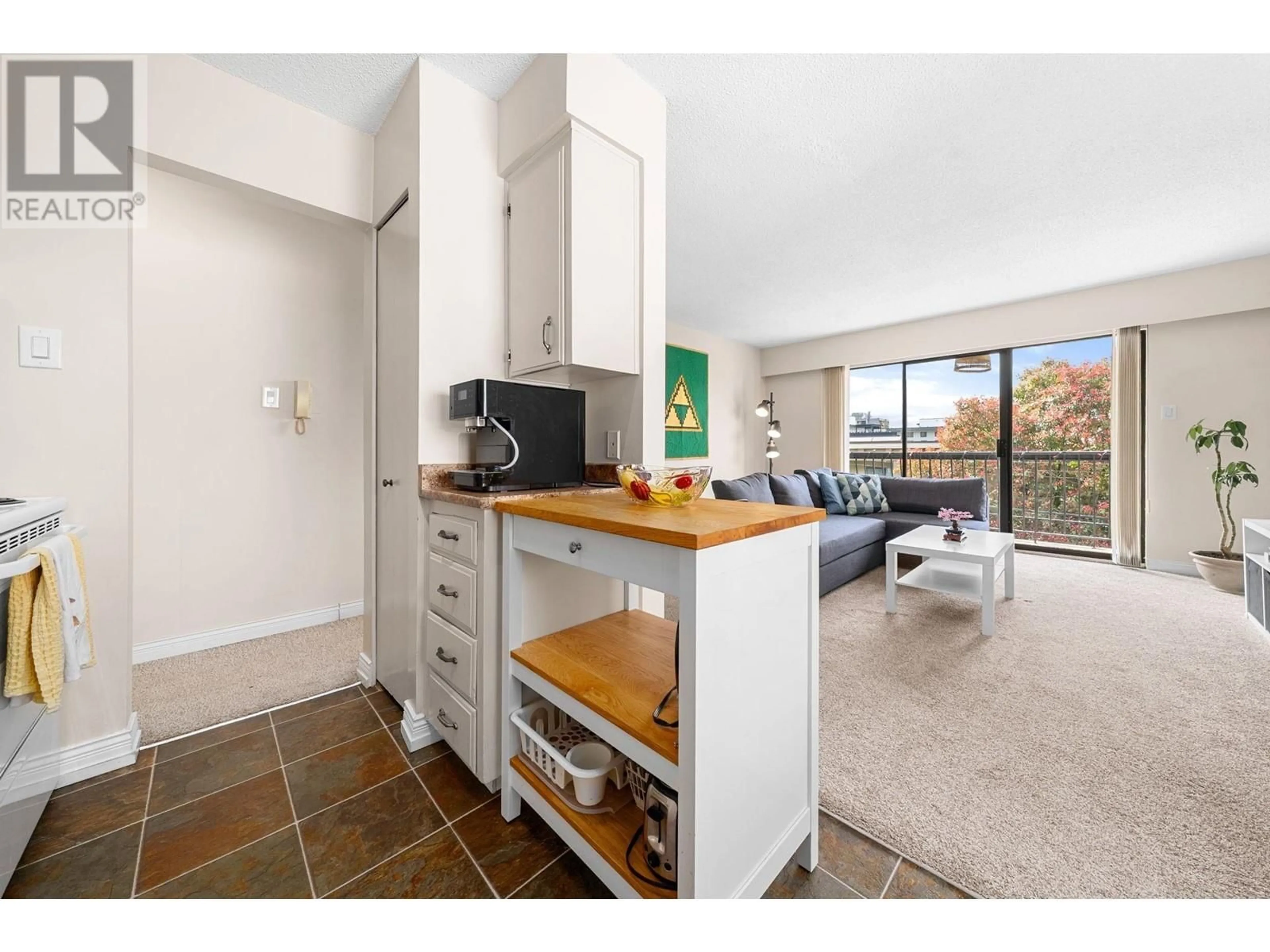 Standard kitchen, unknown for 8 - 137 5TH STREET, North Vancouver British Columbia V7L1L3
