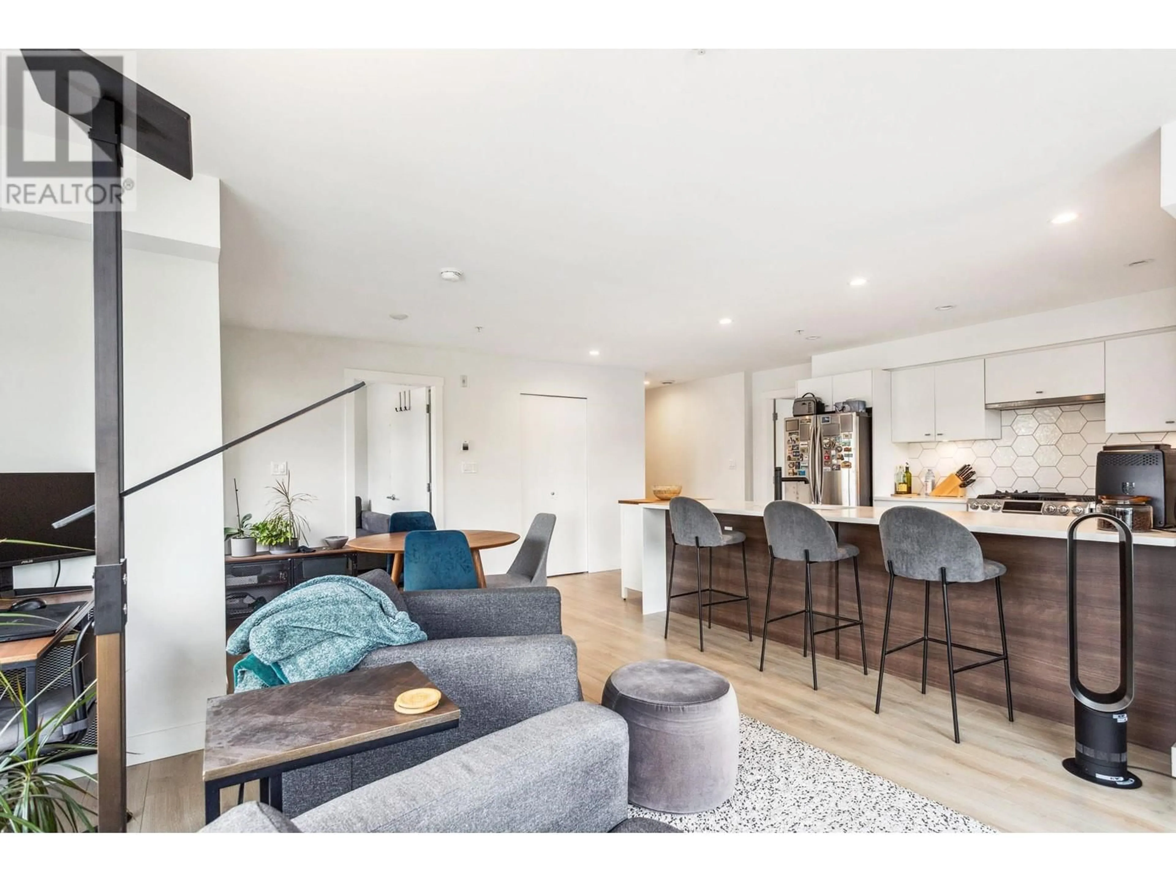 Open concept kitchen, unknown for 208 - 1519 CROWN STREET, North Vancouver British Columbia V7J1G6