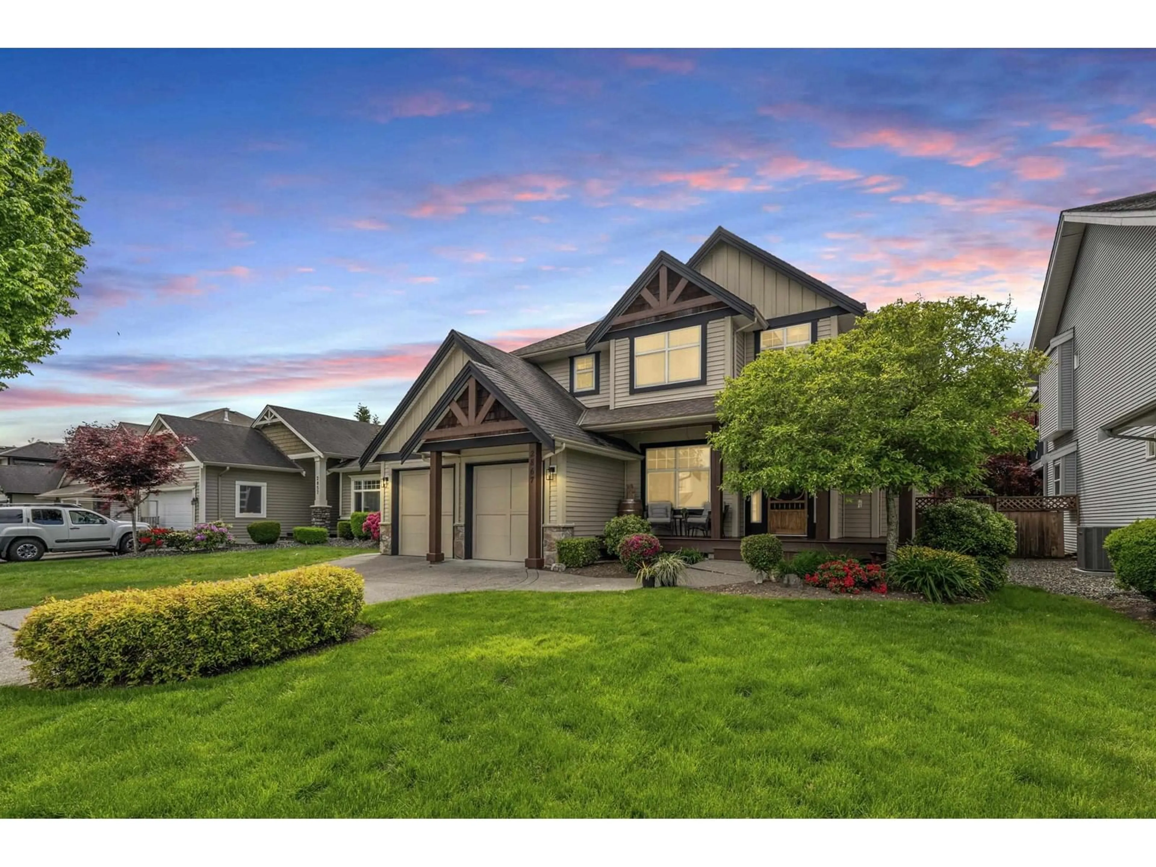 Home with vinyl exterior material, mountain view for 2867 BOXCAR, Abbotsford British Columbia V4X2S5
