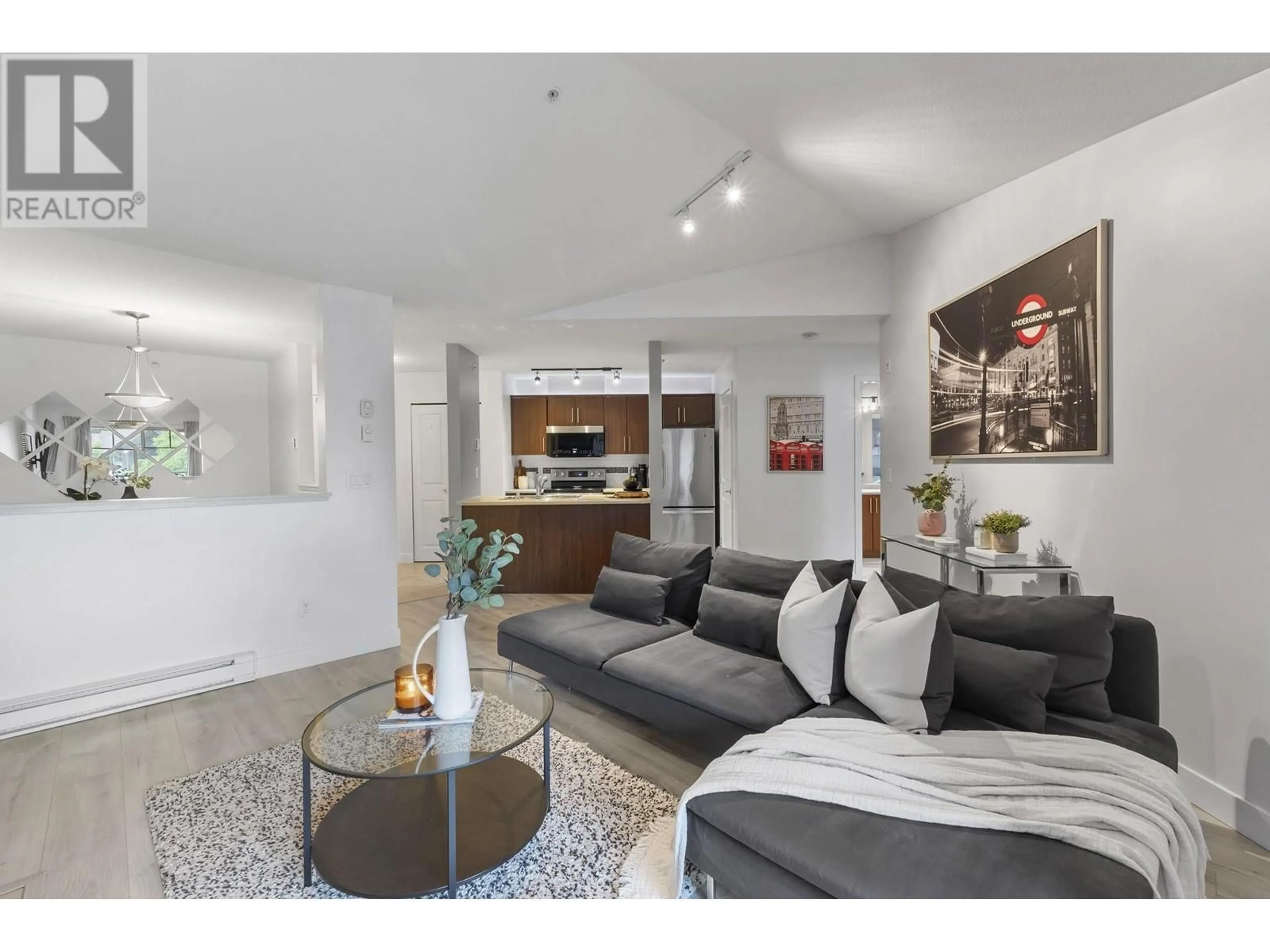 Living room with furniture, unknown for 402 - 12248 224 STREET, Maple Ridge British Columbia V2X8W6