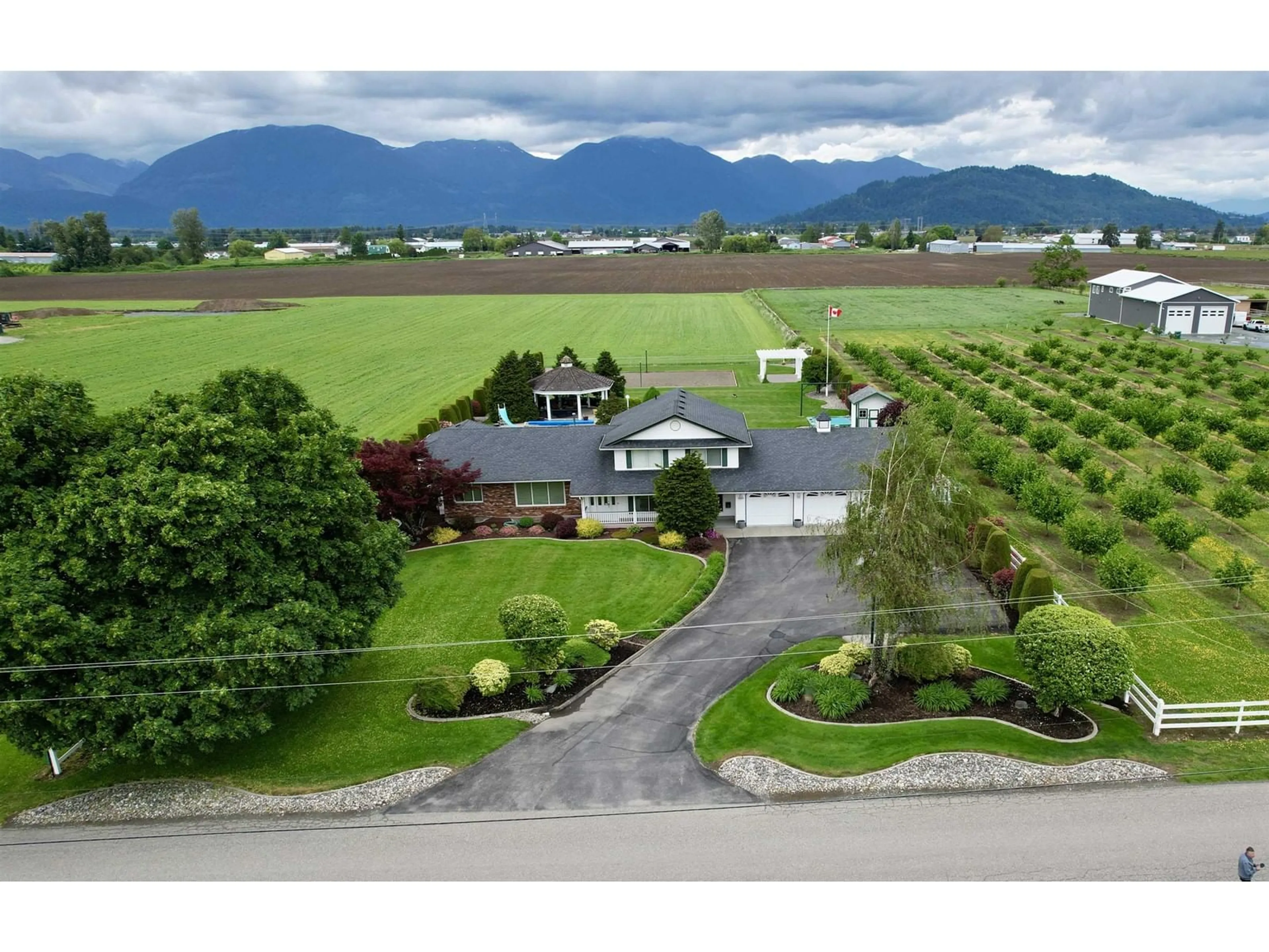 A pic from outside/outdoor area/front of a property/back of a property/a pic from drone, mountain view for 42277 SINCLAIR ROAD, Chilliwack British Columbia V2R4N8