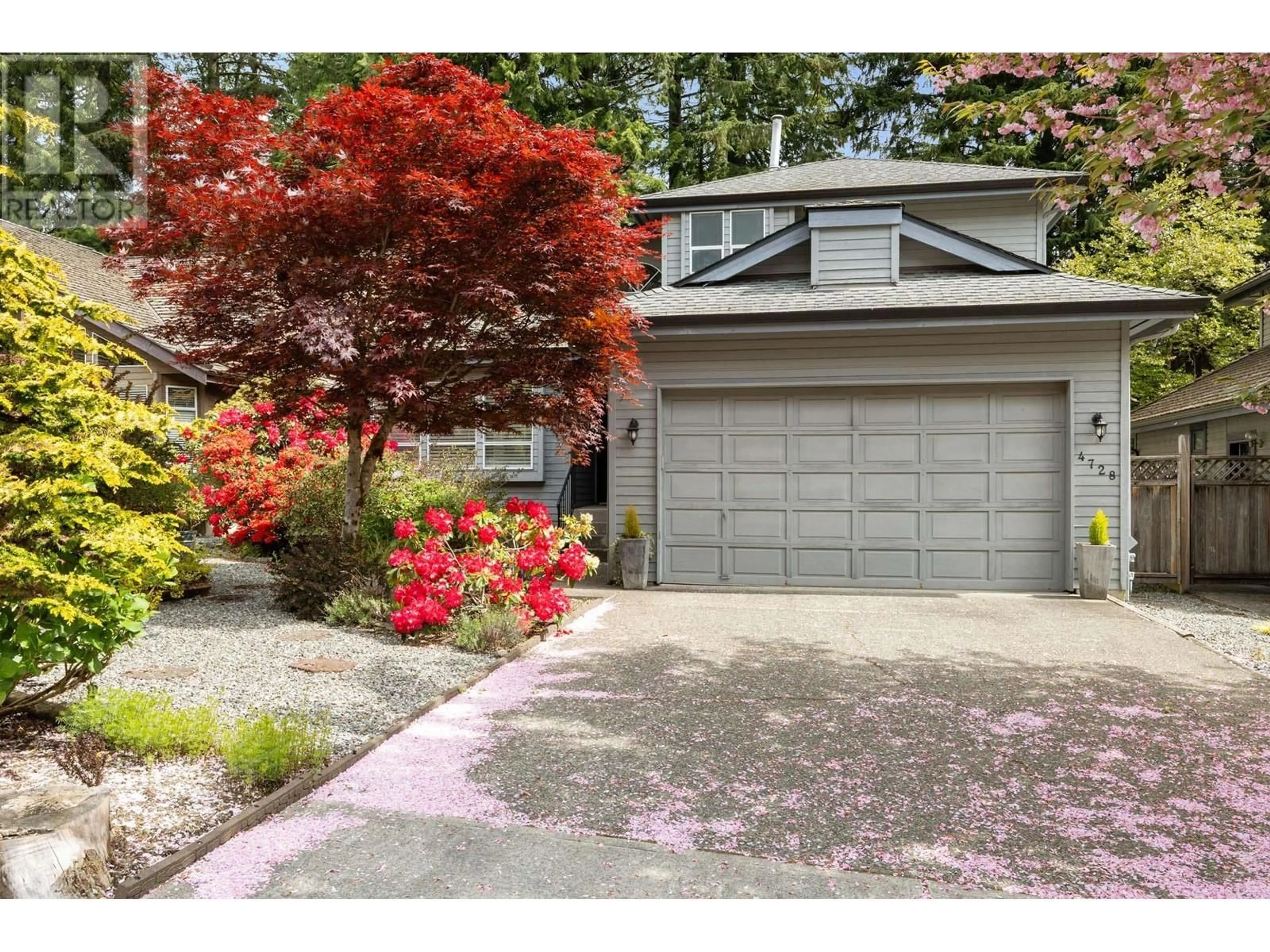 Home with vinyl exterior material, street for 4728 UNDERWOOD AVENUE, North Vancouver British Columbia V7K3A8