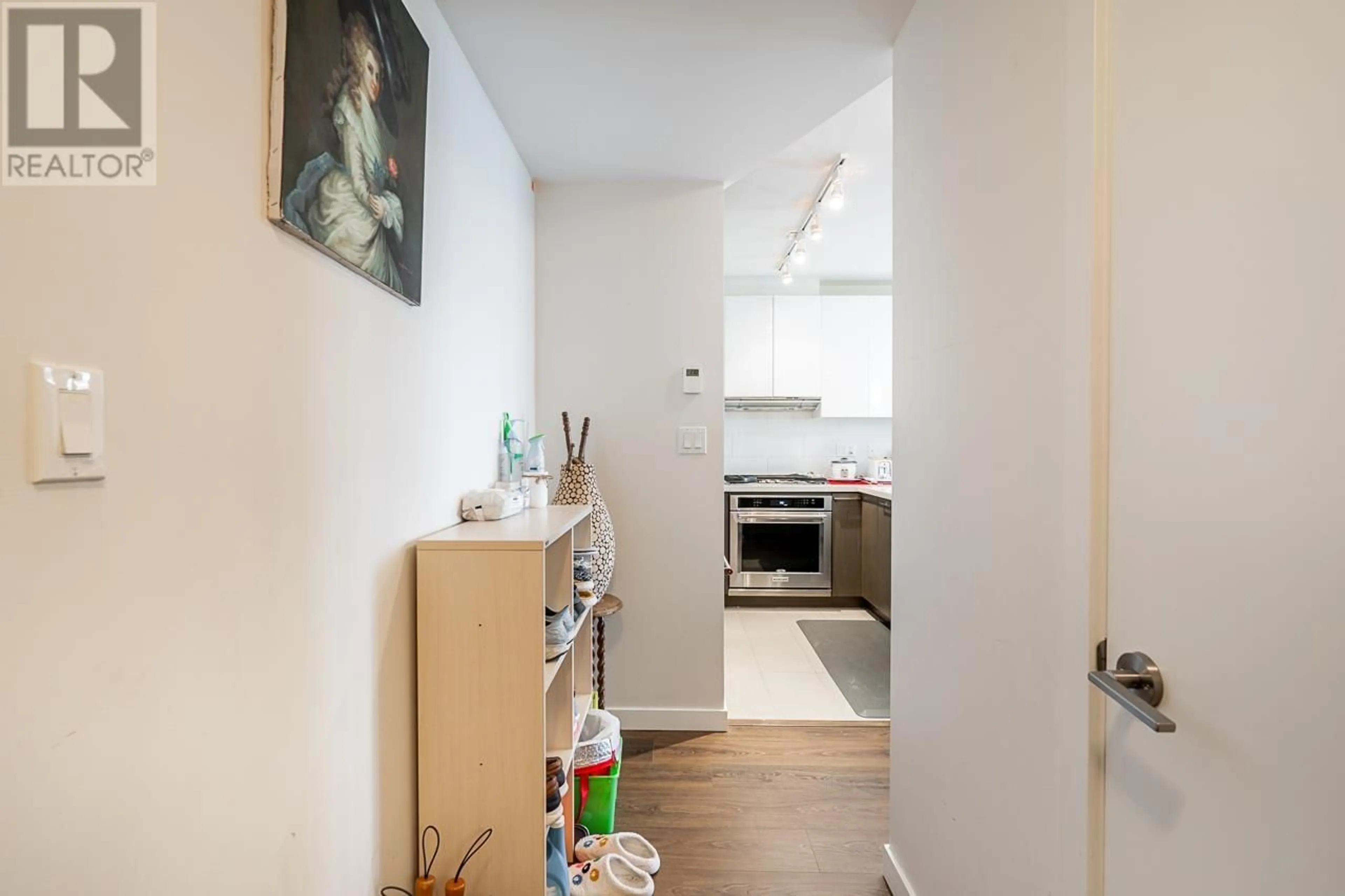 Standard kitchen, unknown for 2002 - 3080 LINCOLN AVENUE, Coquitlam British Columbia V3B0L9