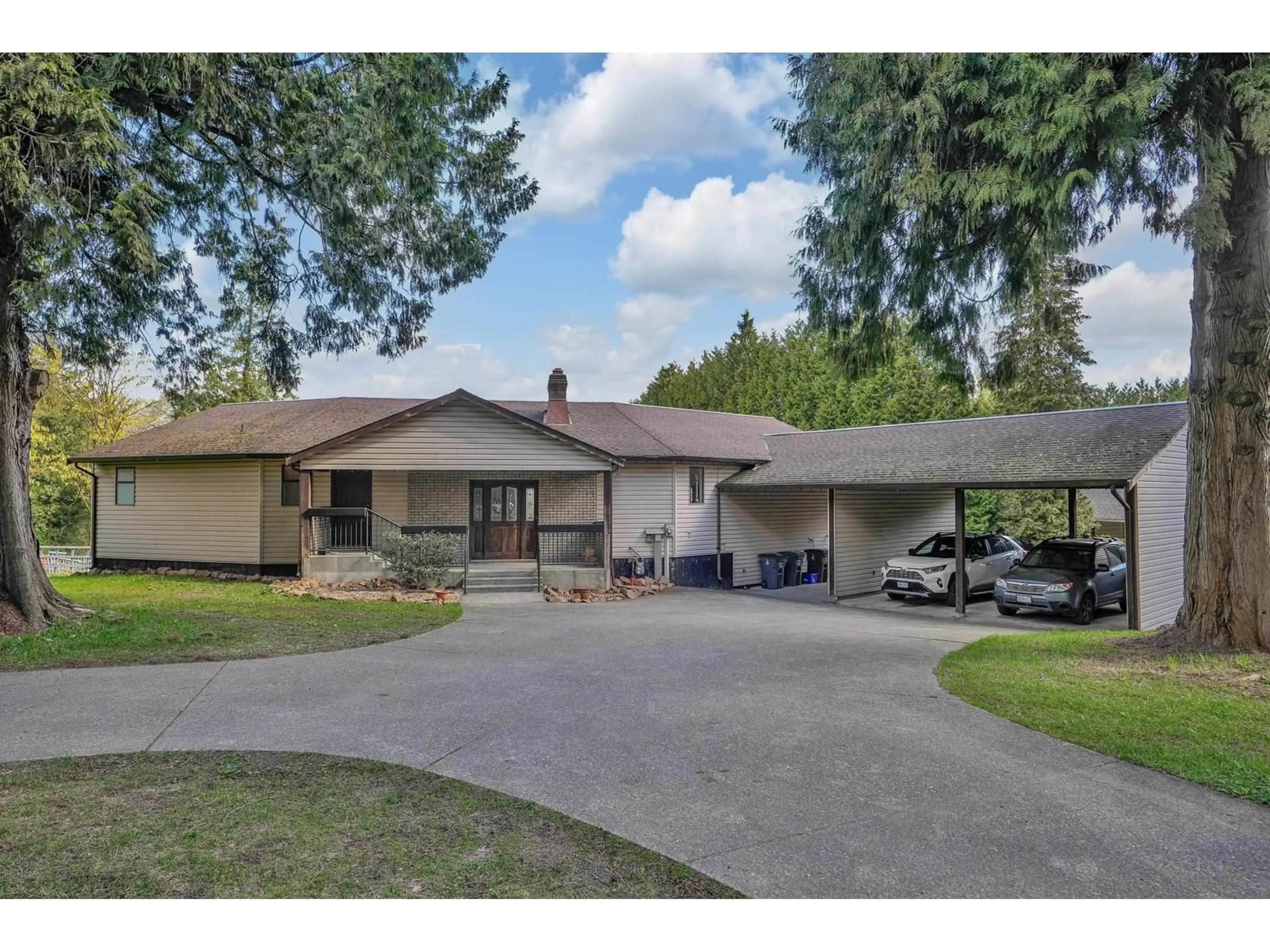 A pic from outside/outdoor area/front of a property/back of a property/a pic from drone, street for 18647 92, Surrey British Columbia V4N3Z1