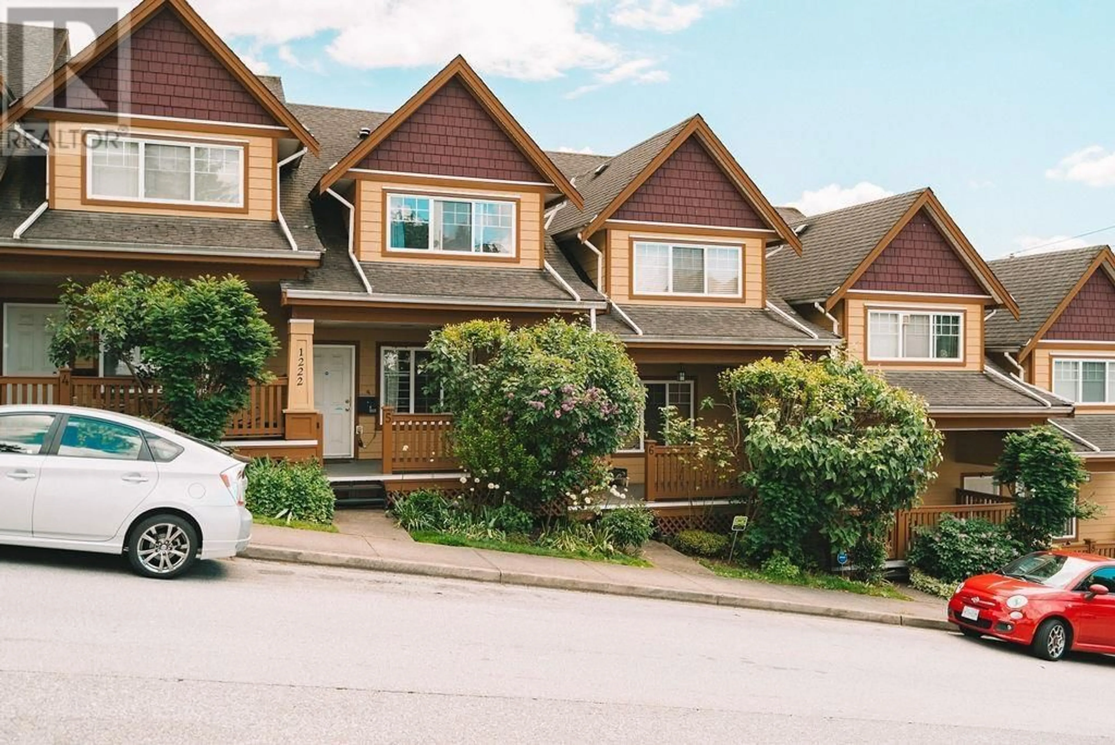 Home with vinyl exterior material, street for 5 - 1222 CAMERON STREET, New Westminster British Columbia V3M1W6