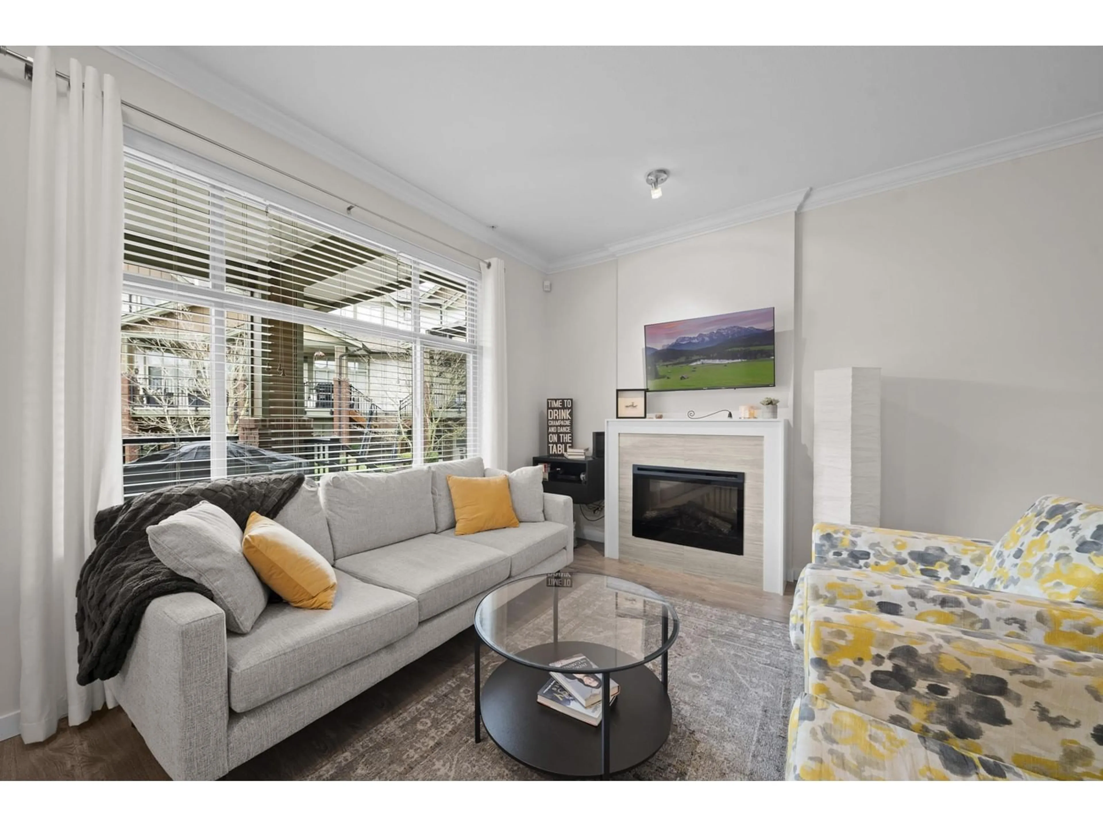 Living room with furniture, unknown for 208 - 6655 192, Surrey British Columbia V4N0B9