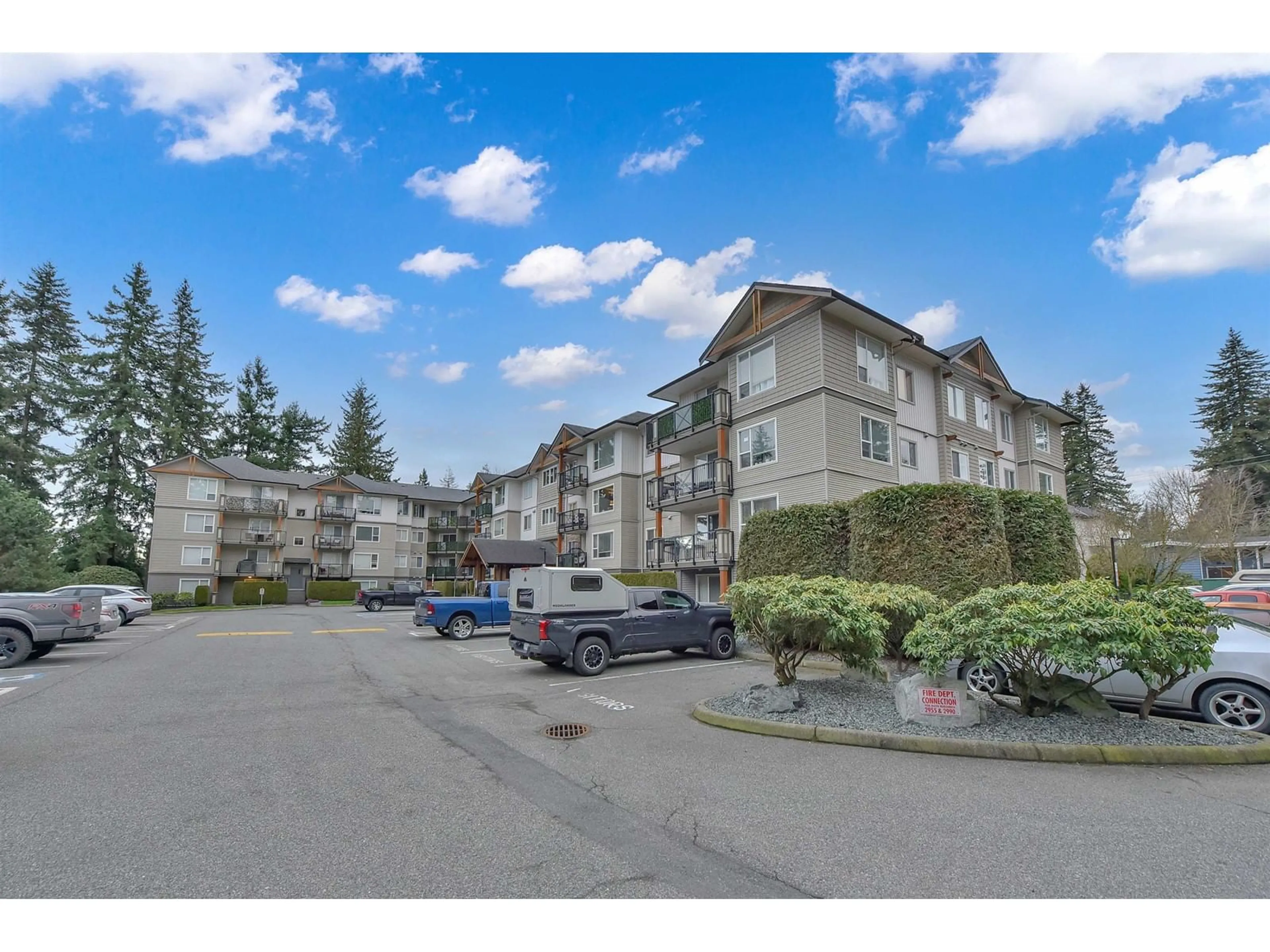 A pic from outside/outdoor area/front of a property/back of a property/a pic from drone, mountain view for 310 - 2955 DIAMOND, Abbotsford British Columbia V2T2L5