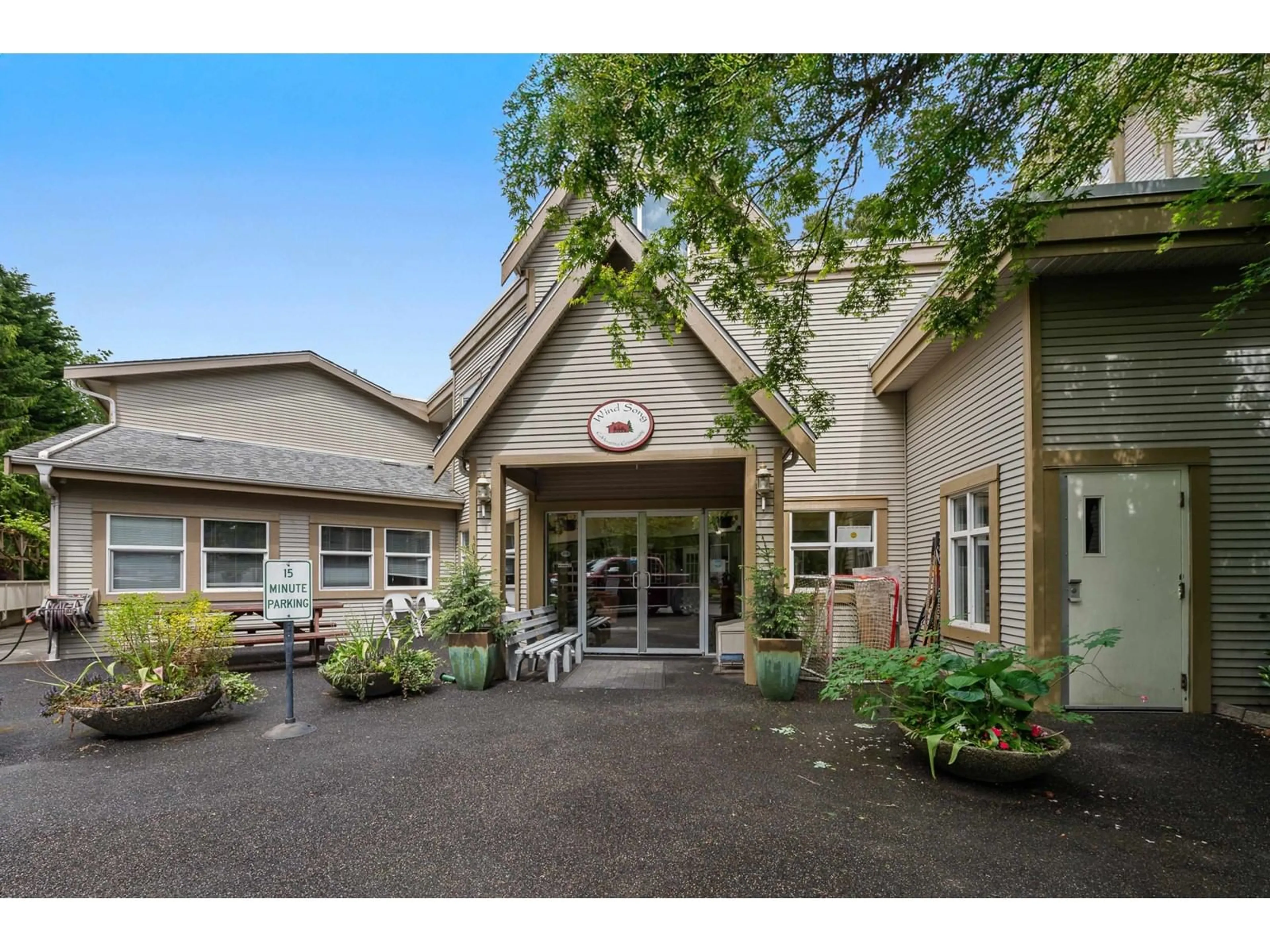 Indoor foyer for 32 - 20543 96, Langley British Columbia V1M3W3