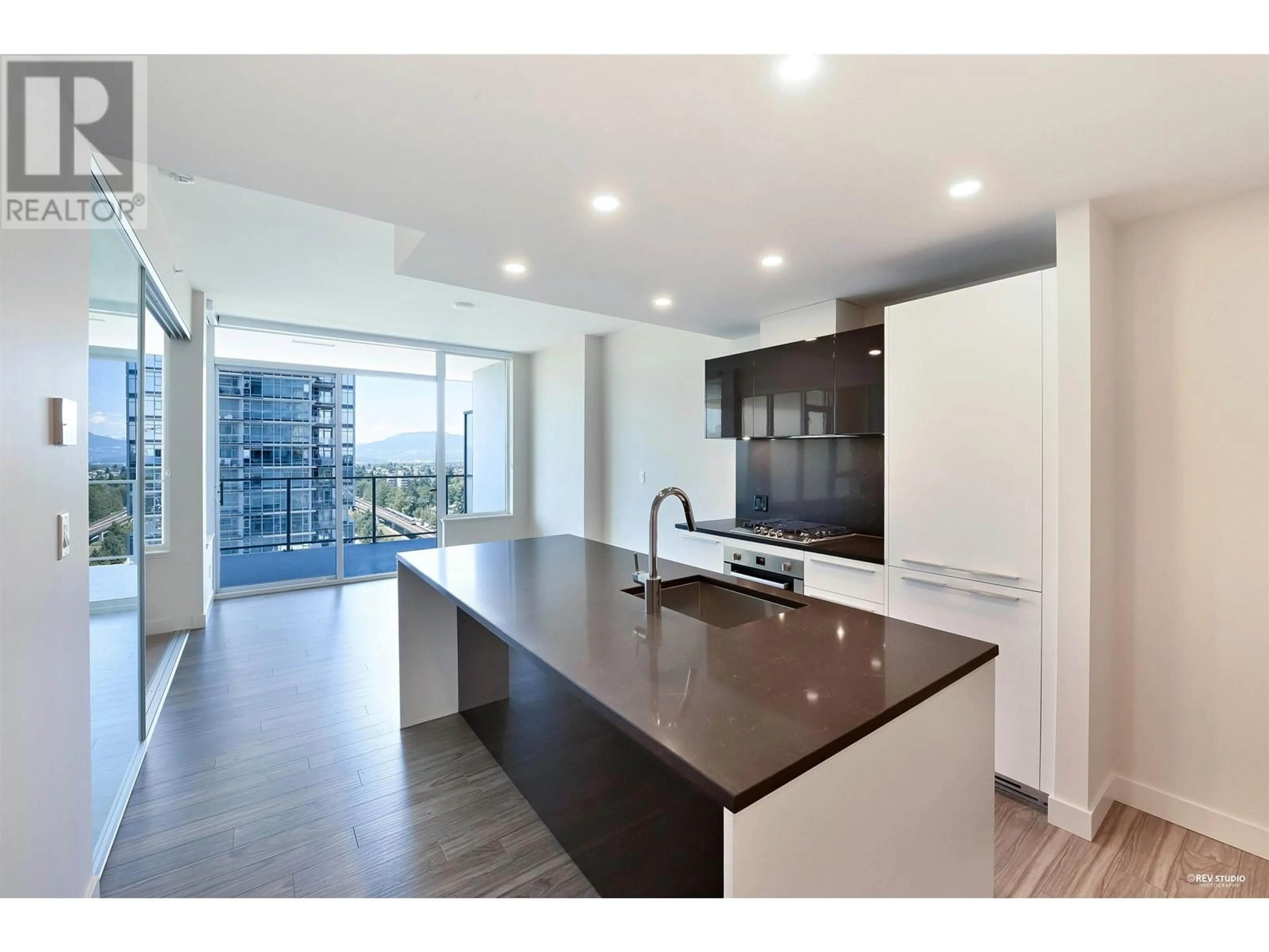 Open concept kitchen, unknown for 3906 - 6383 MCKAY AVENUE, Burnaby British Columbia V5H0H8