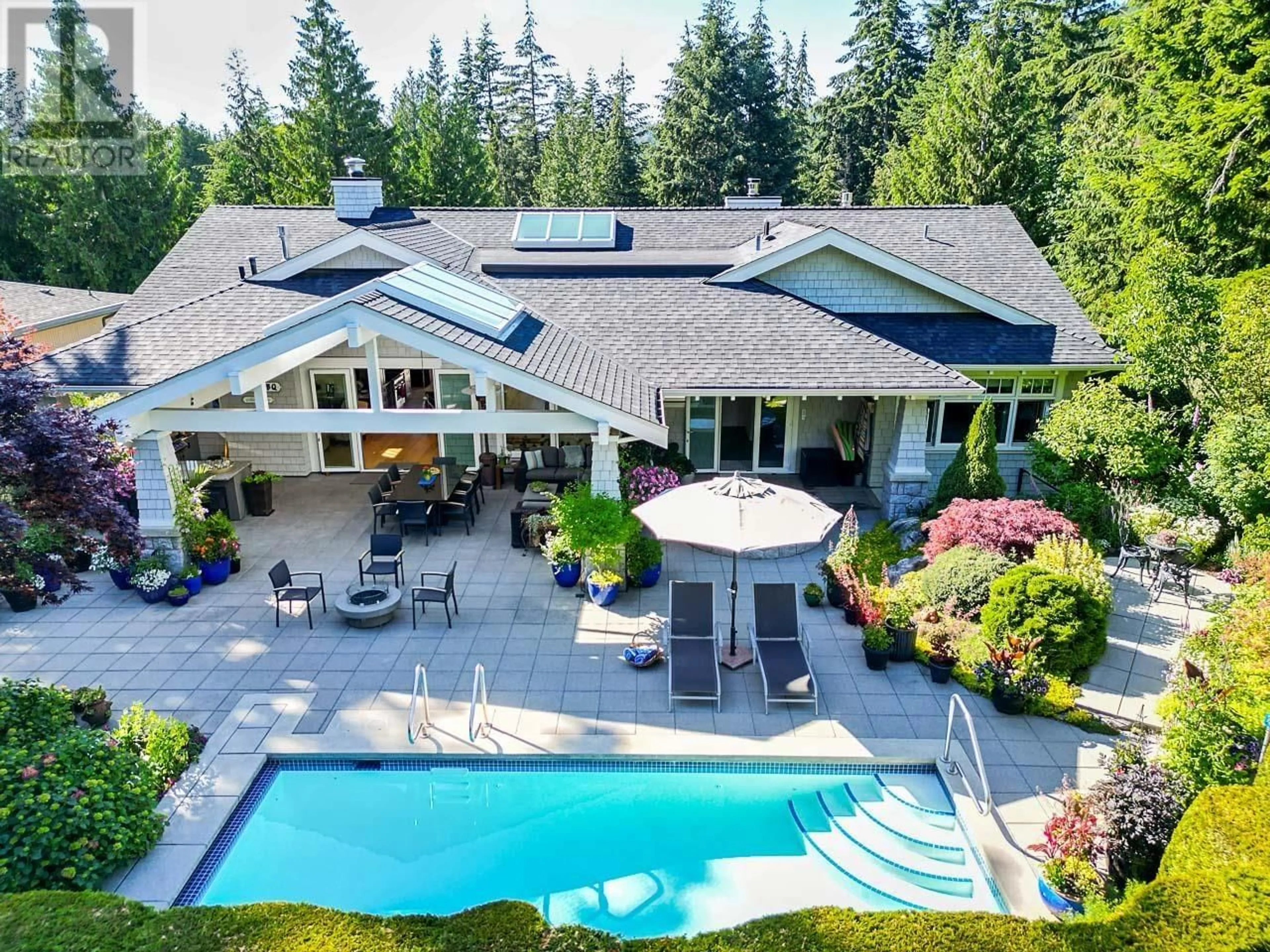 A pic from outside/outdoor area/front of a property/back of a property/a pic from drone, mountain view for 4696 WOODGREEN DRIVE, West Vancouver British Columbia V7S2V5