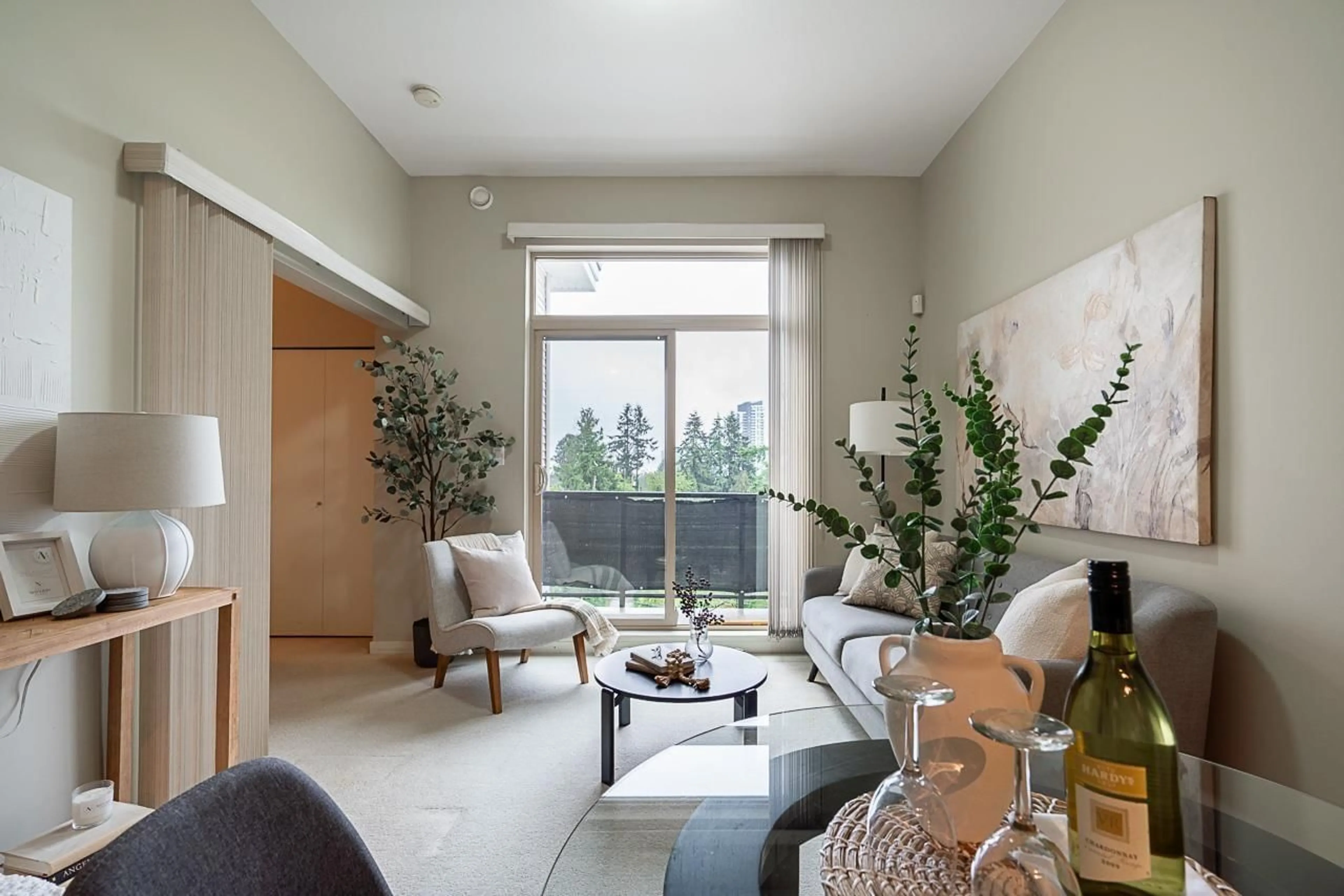 Living room with furniture, unknown for 528 - 13789 107A, Surrey British Columbia V3T0B8