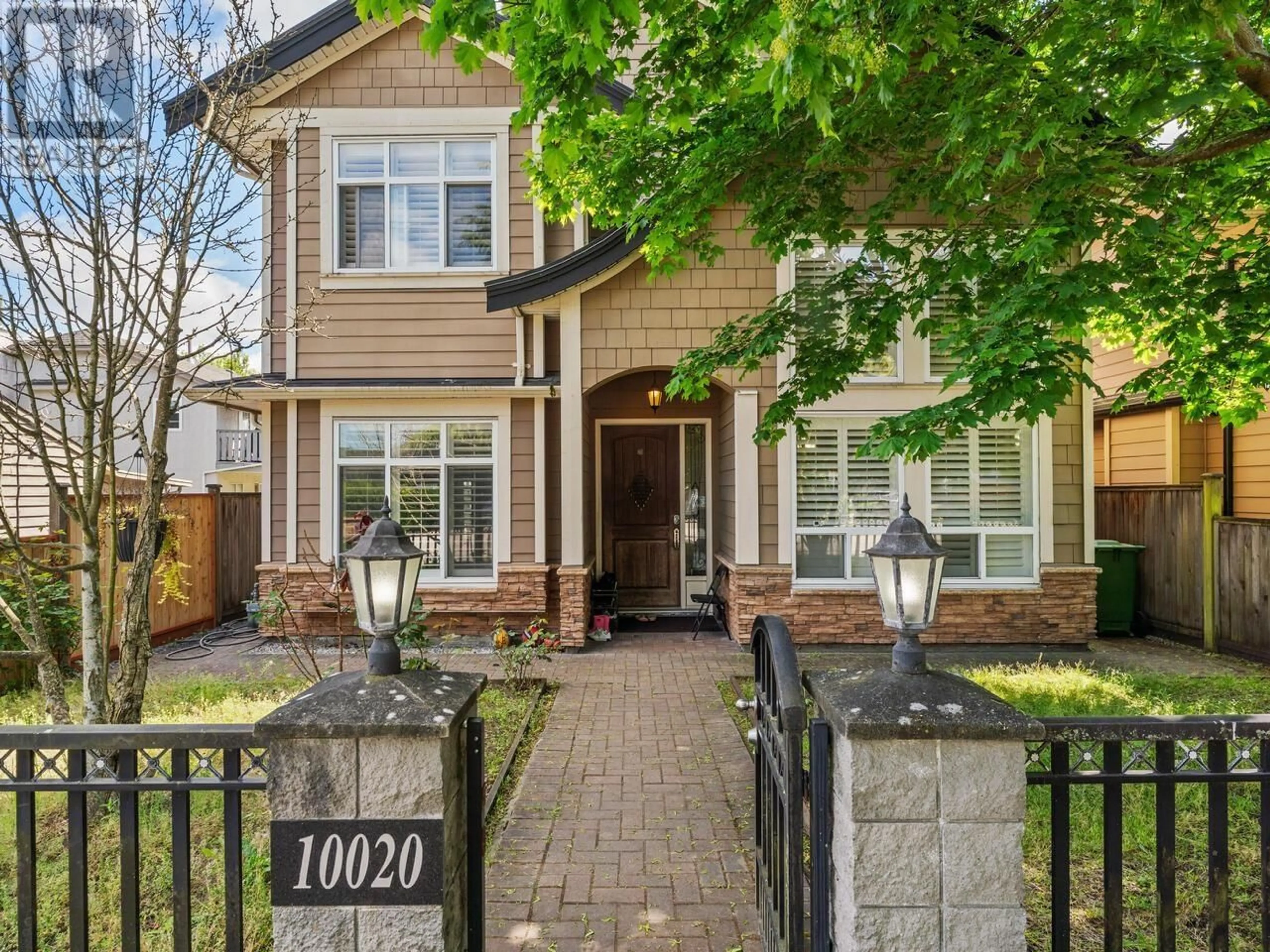 Home with brick exterior material, street for 10020 NO. 4 ROAD, Richmond British Columbia V7A2Z4