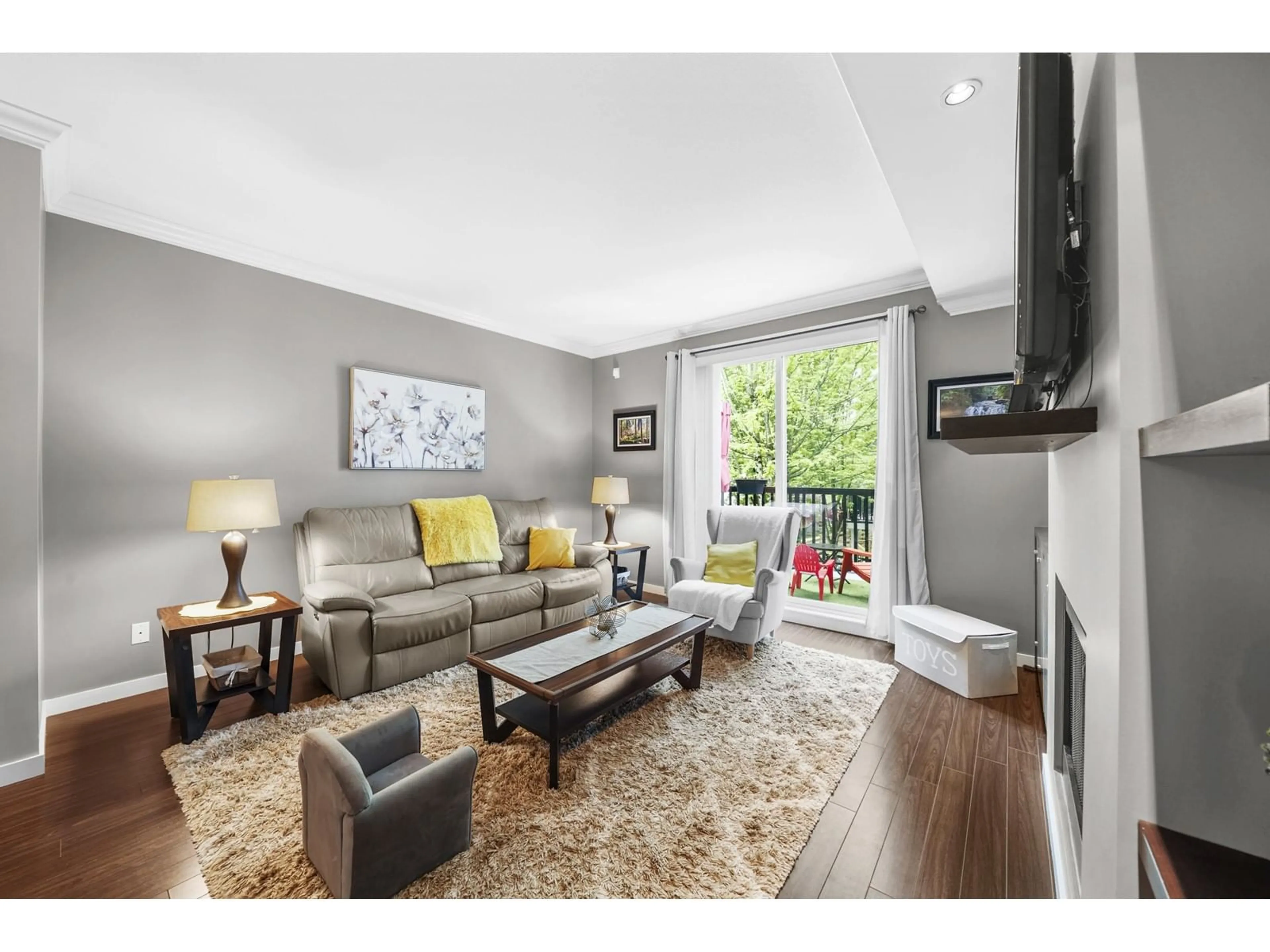 Living room with furniture, unknown for 68 - 18983 72A, Surrey British Columbia V4N1A5