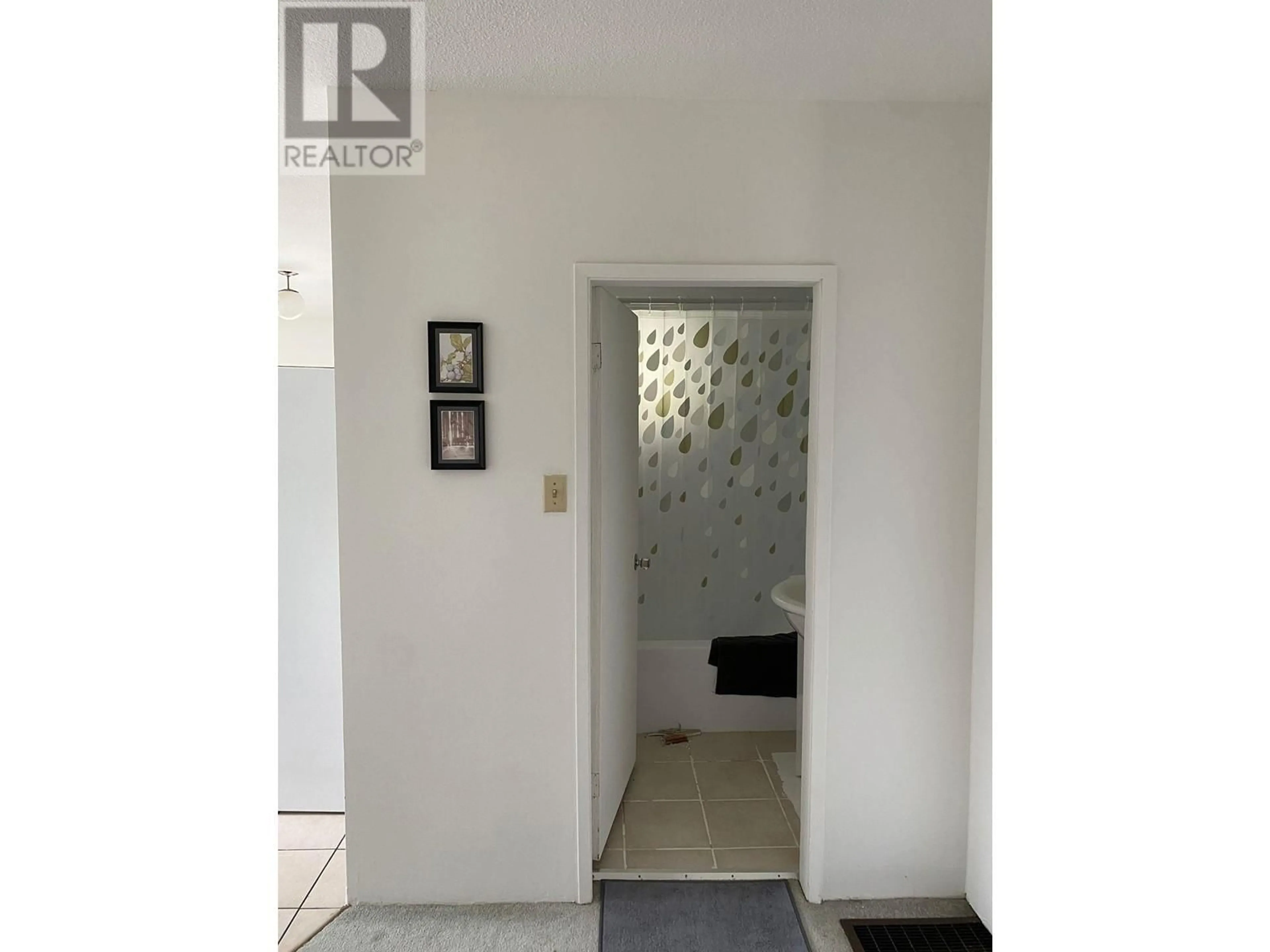 Unknown for 653 22ND STREET, North Vancouver British Columbia V7L3E1